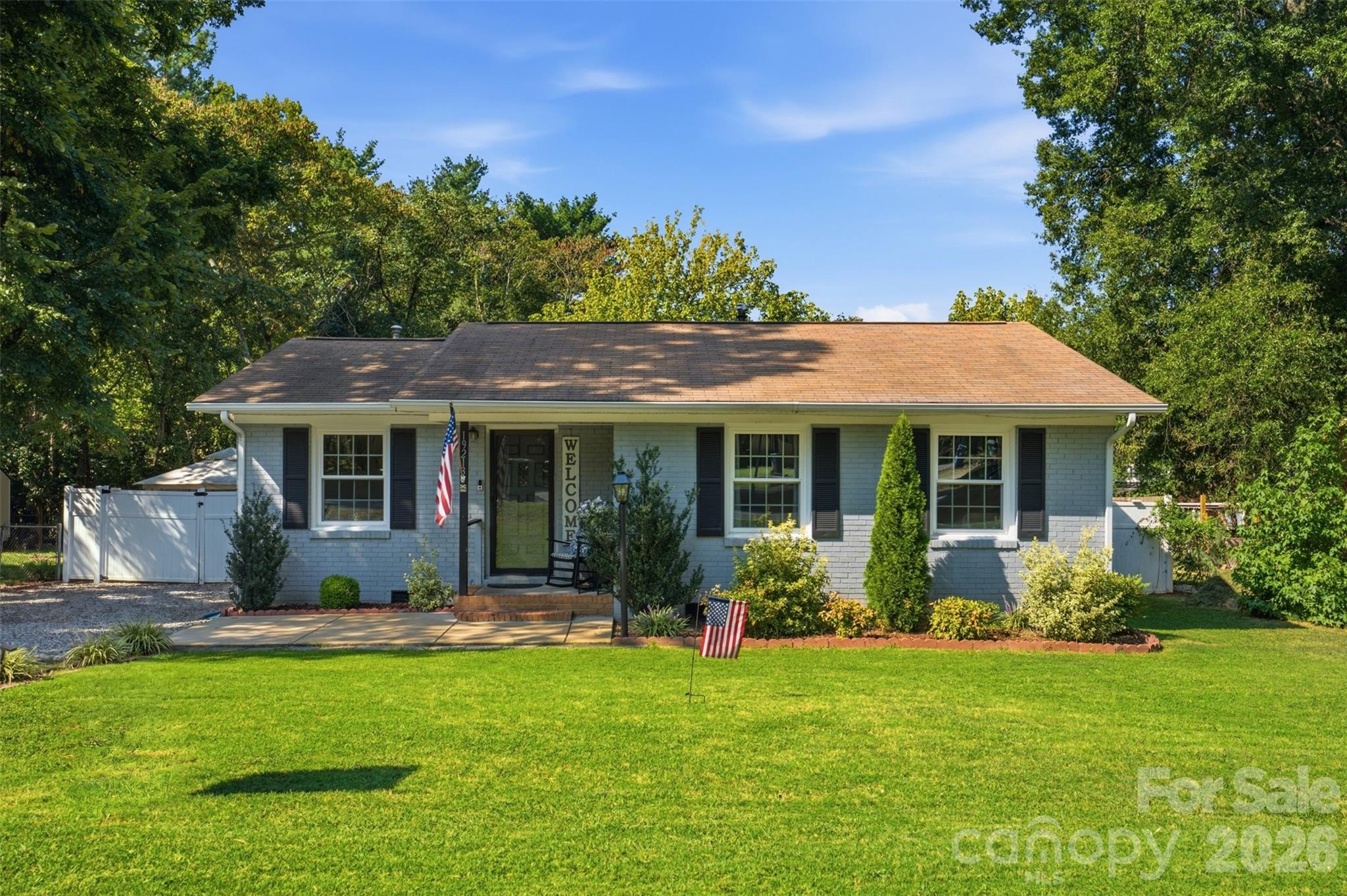 19213 Carter Circle Property Photo 2