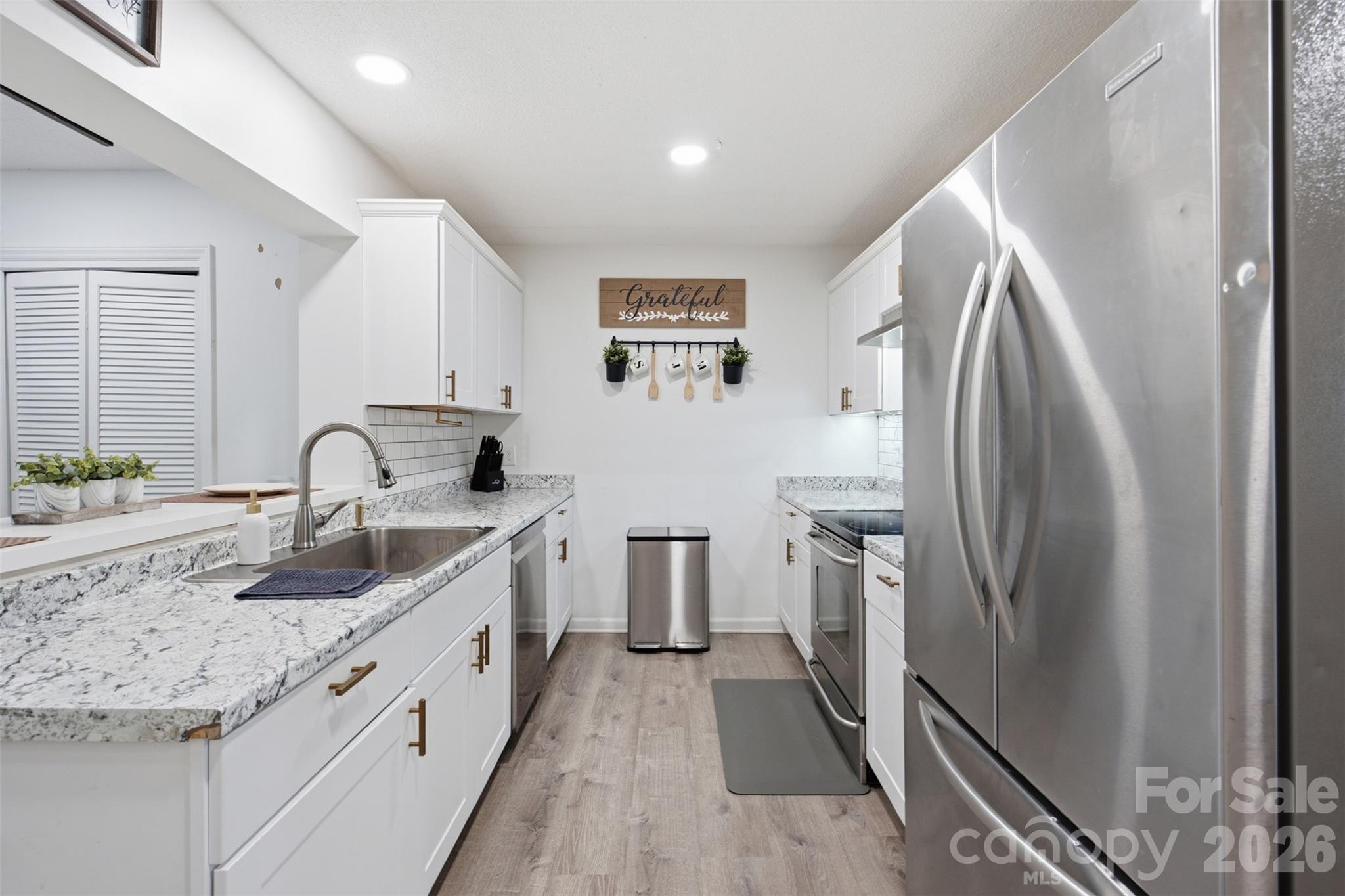 19213 Carter Circle Property Photo 6