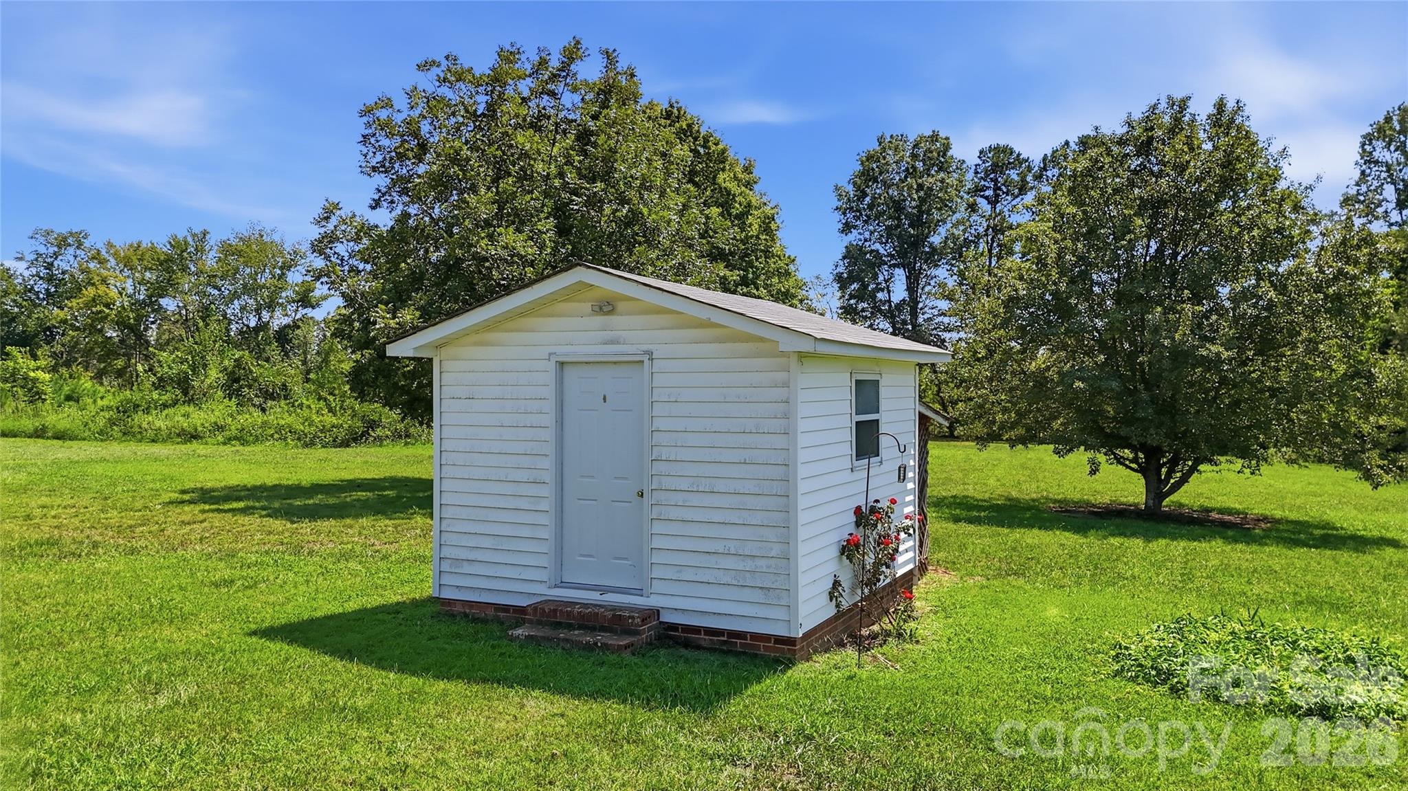 2185 E Ridge Road Property Photo 3