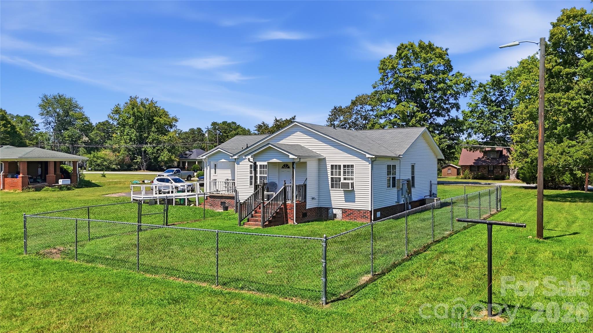 2185 E Ridge Road Property Photo 4