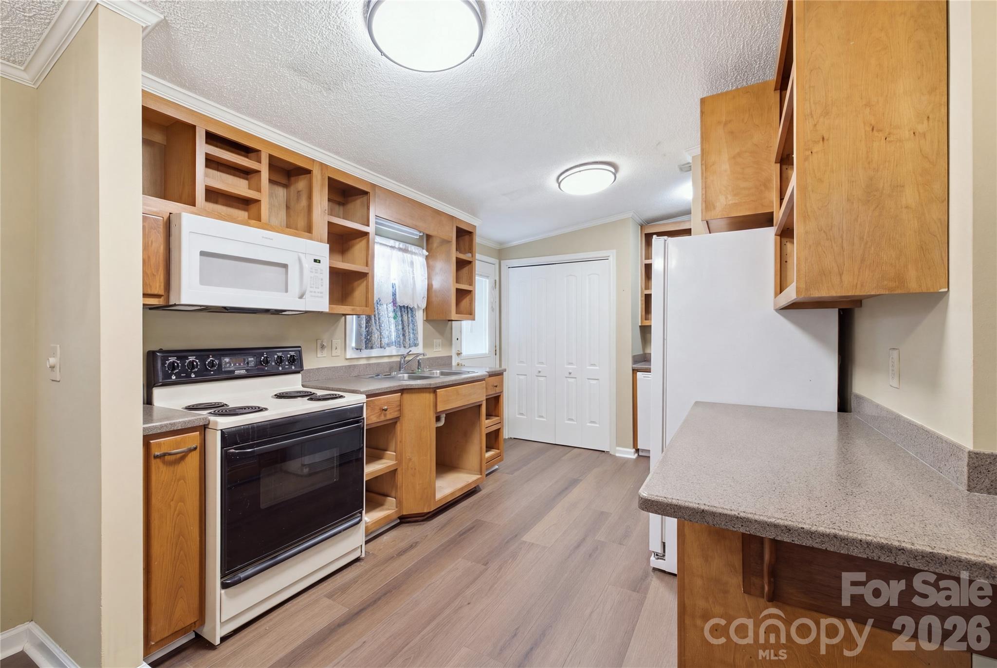 2185 E Ridge Road Property Photo 12
