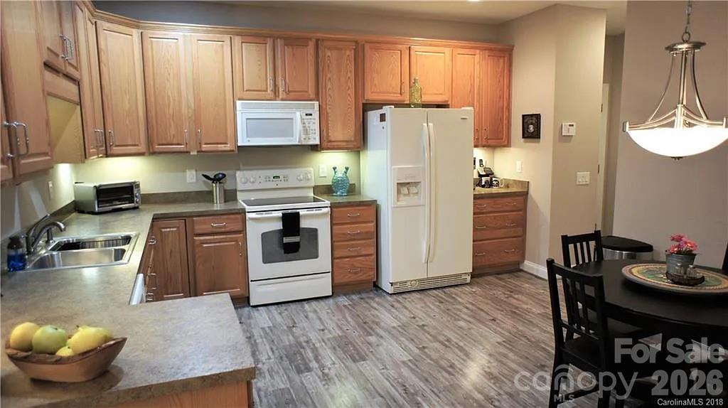 3225 Abbey Walk Lane Property Photo 3