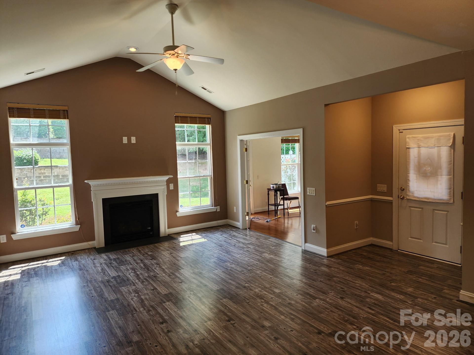 3225 Abbey Walk Lane Property Photo 5