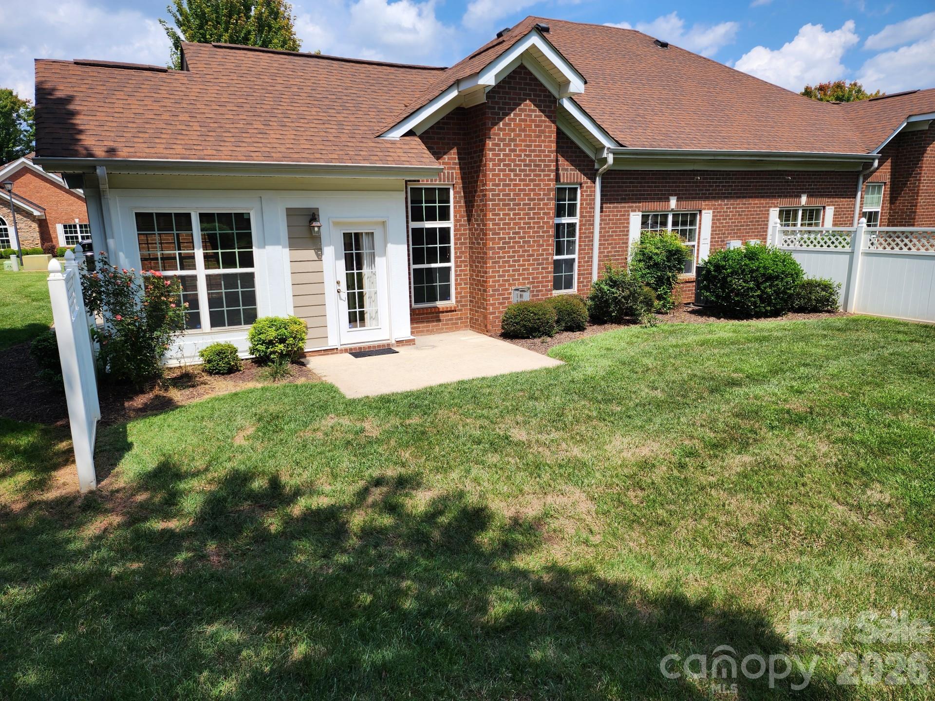 3225 Abbey Walk Lane Property Photo 6