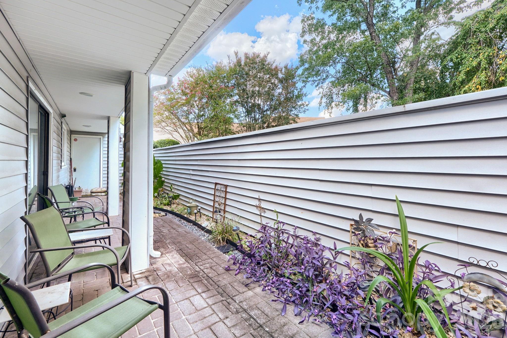 1634 Hollow Drive D Property Photo 1