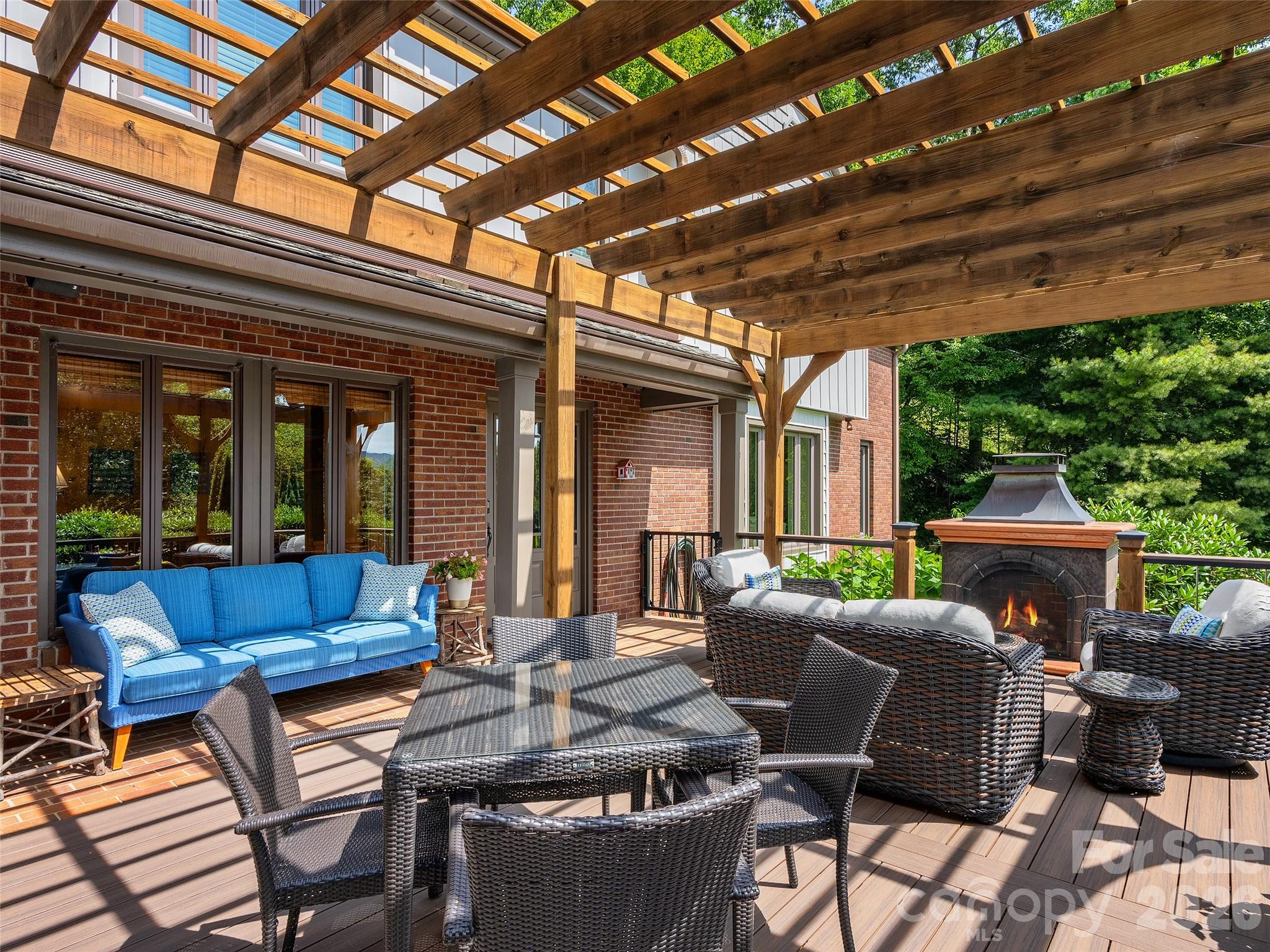 474 Scenic Circle Property Photo 3