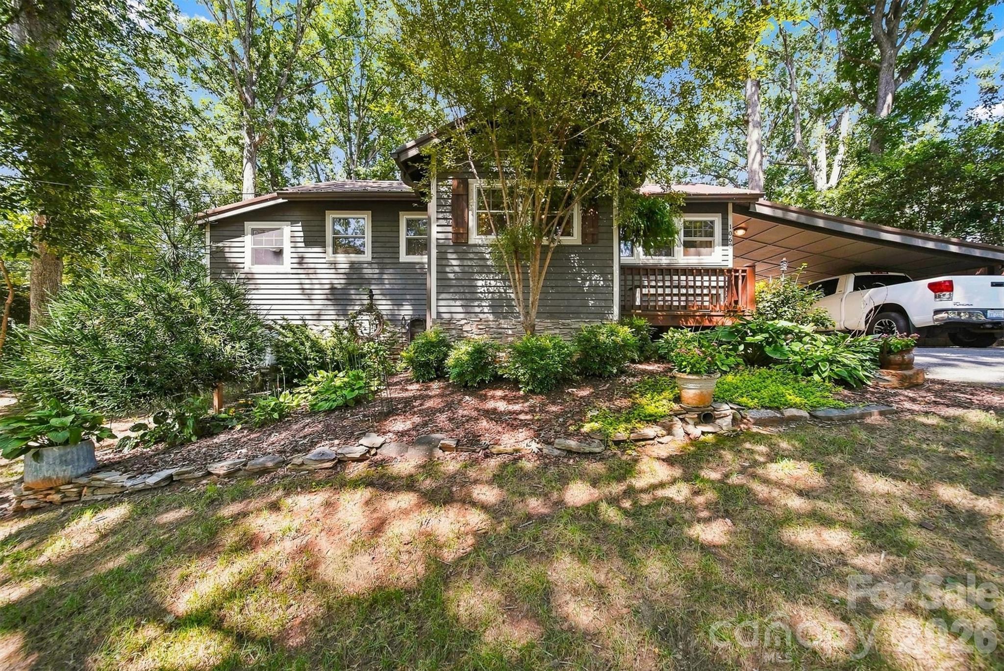 1068 5th Avenue Court Property Photo 1