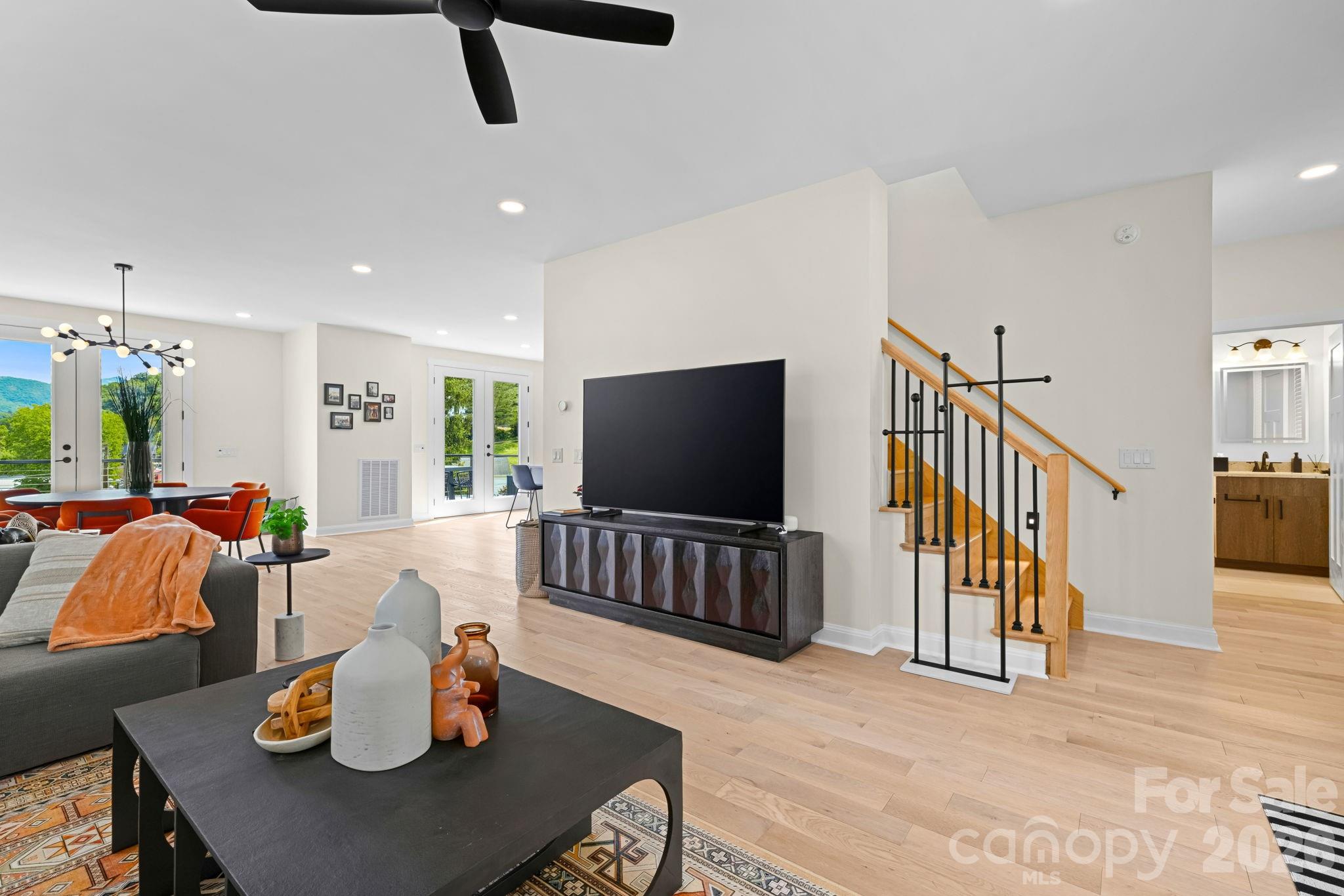 254 Keener Street Property Photo 5