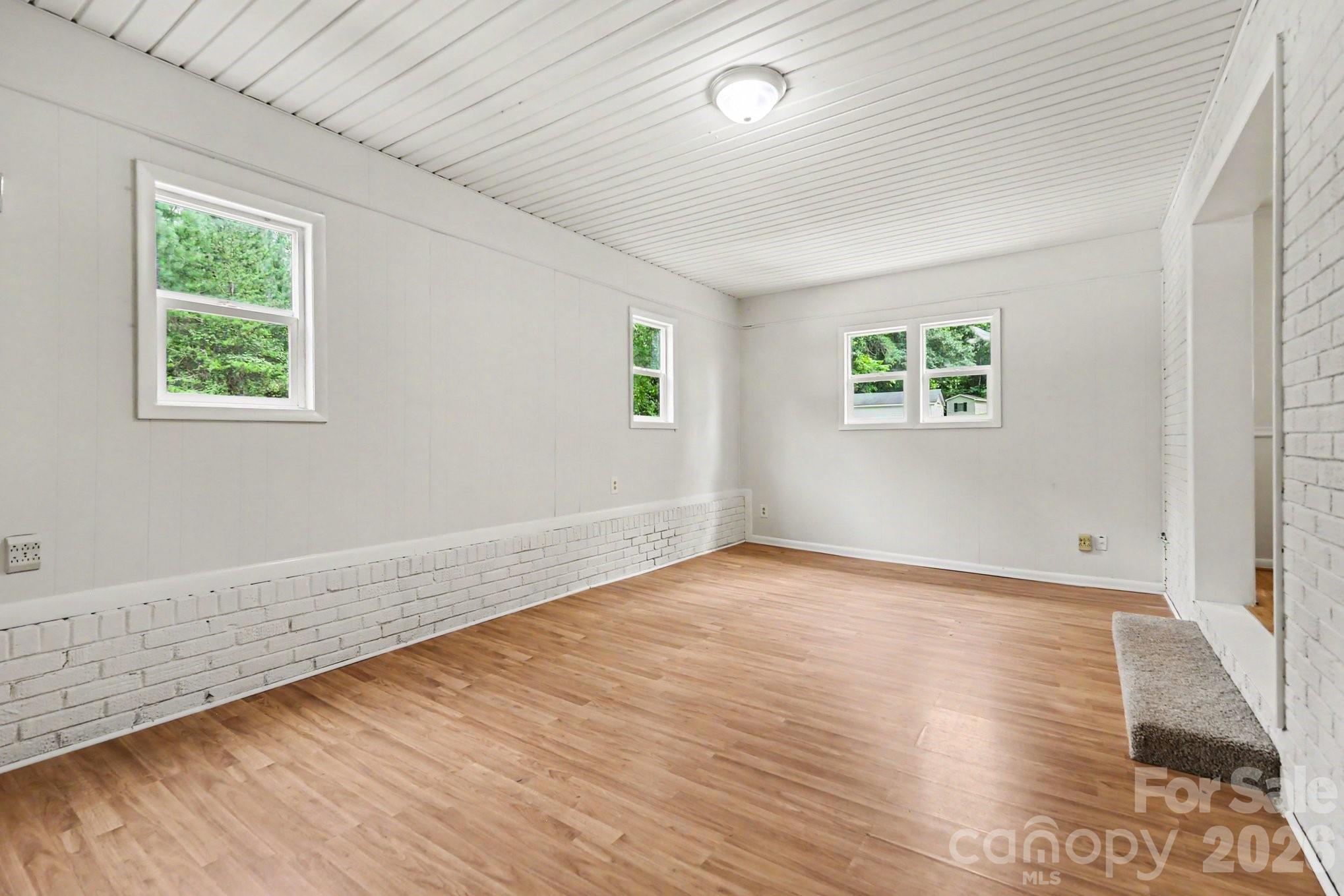 6338 Fairlane Street Property Photo 9