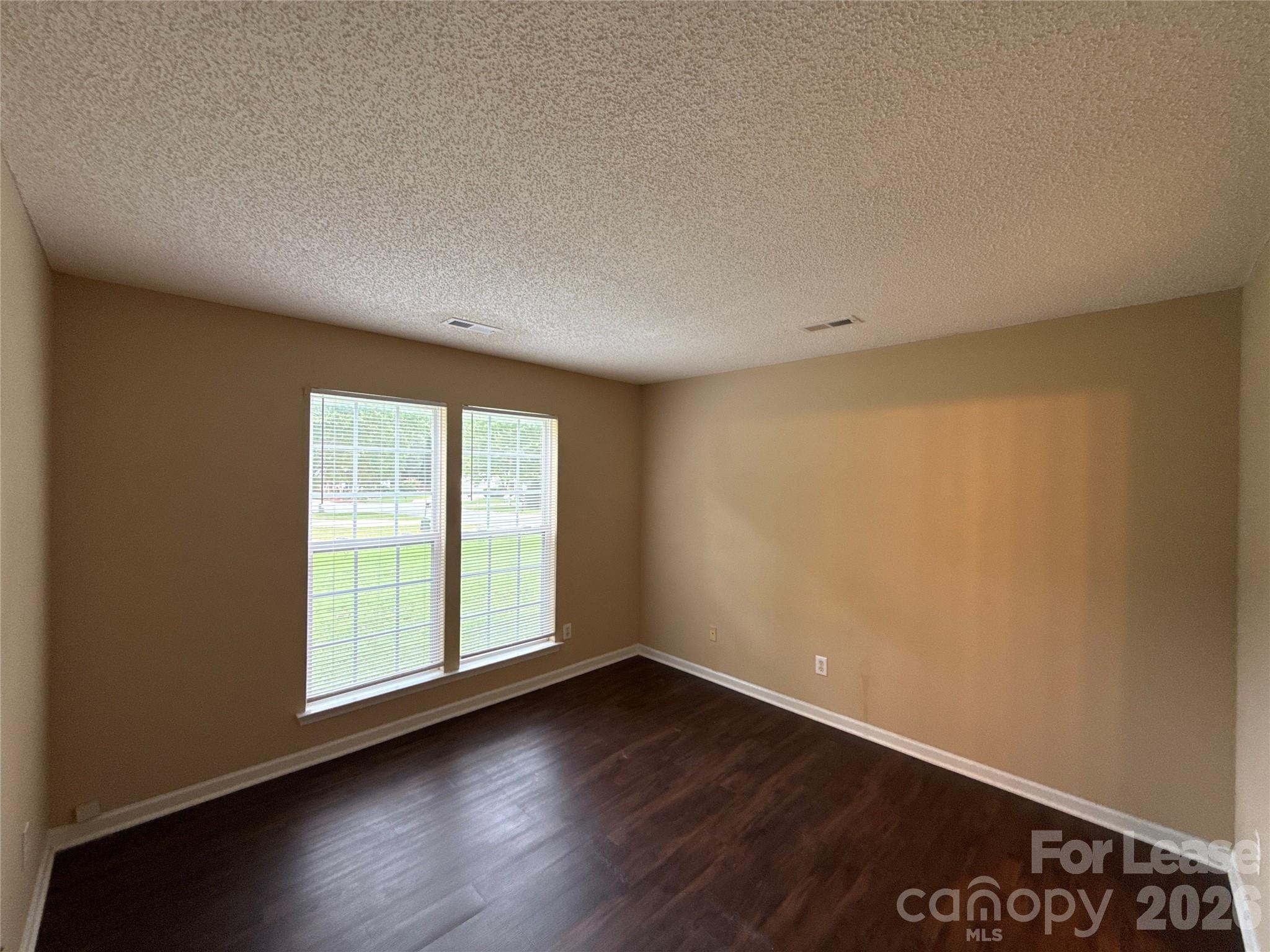 7037 Breeders Cup Circle Property Photo 8