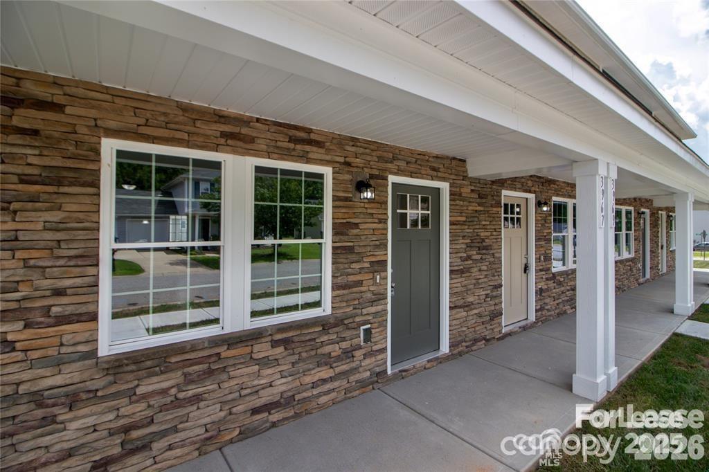3967 Newhall Drive Property Photo 2