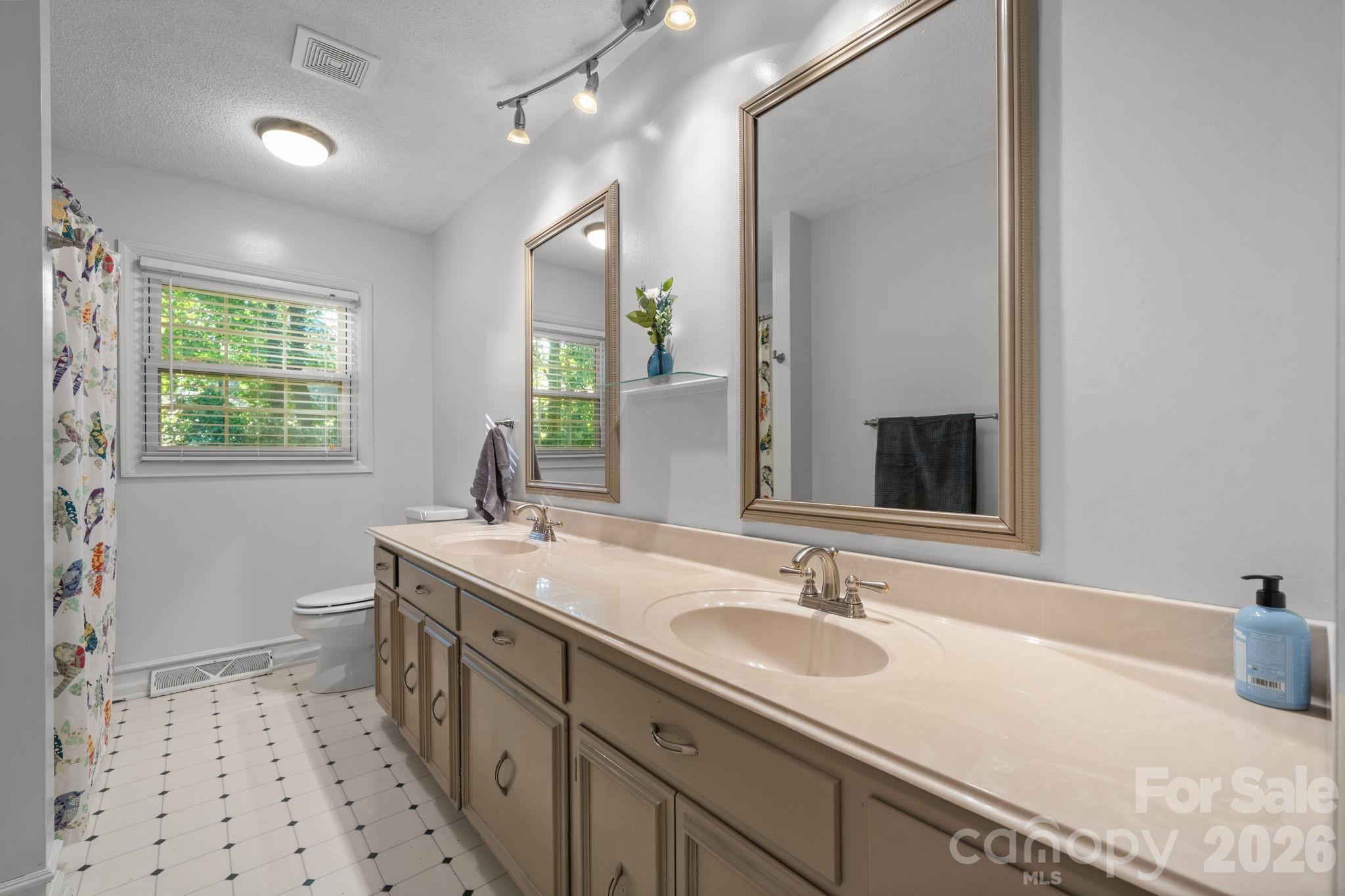2015 12th Street Drive Property Photo 32