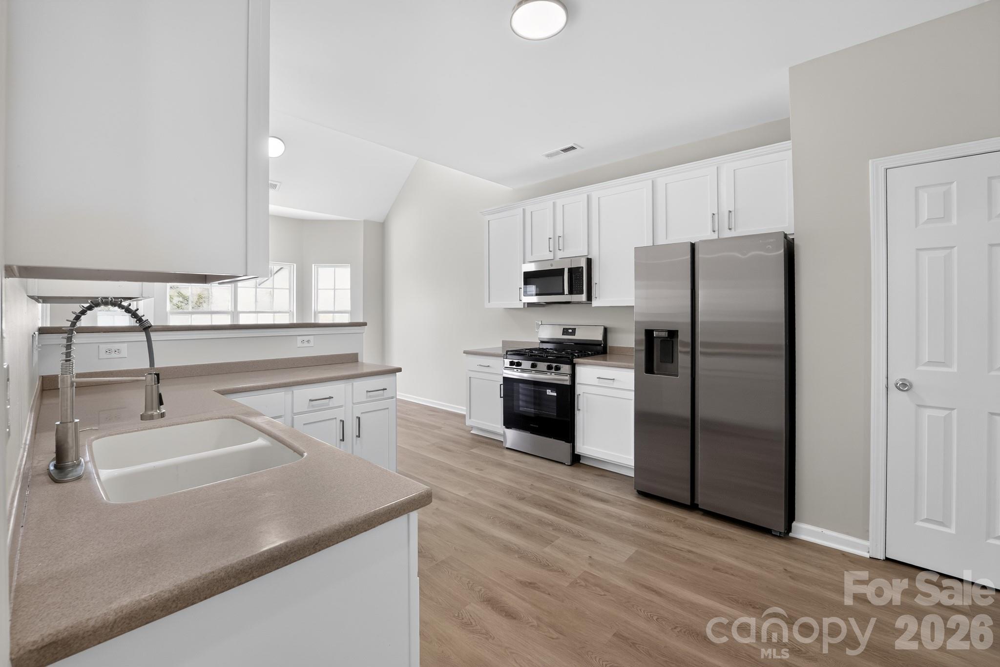3006 Royal Troon Drive Property Photo 9