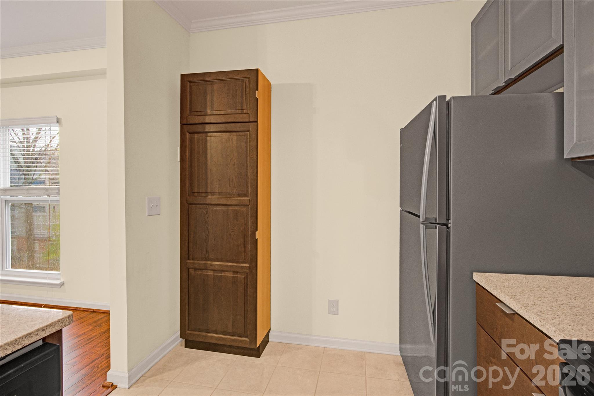 525 N Graham Street 3f Property Photo 18