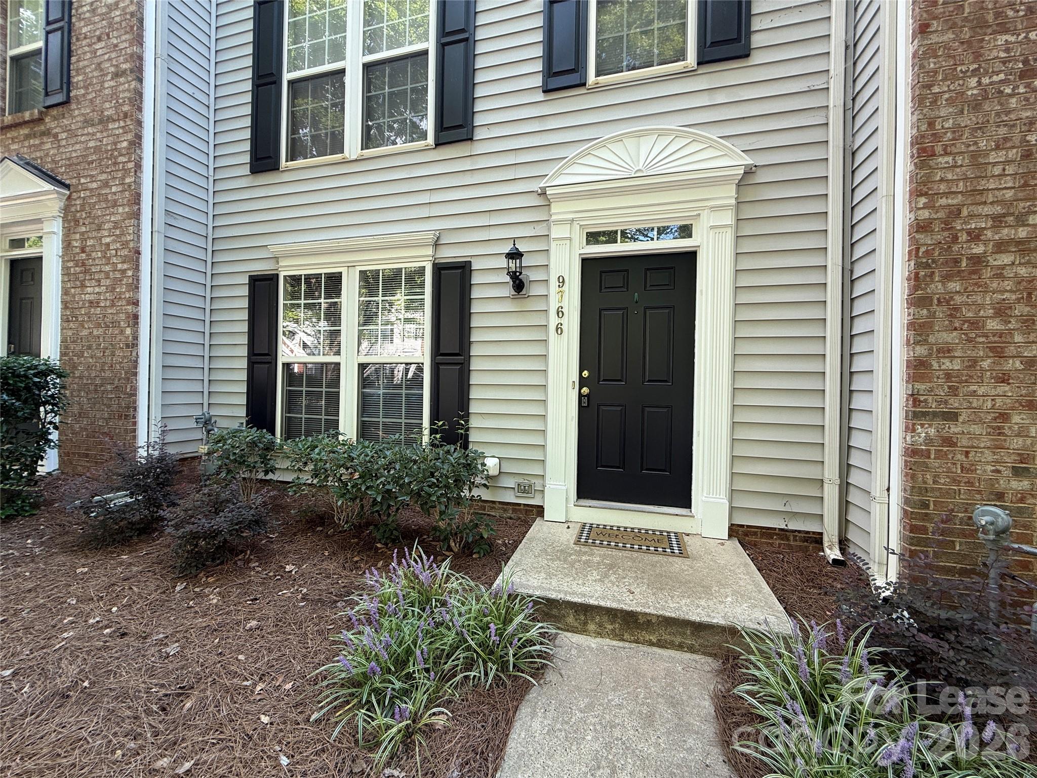 9766 Blossom Hill Drive Property Photo 3