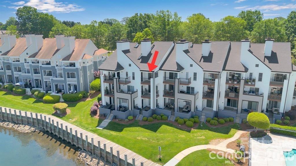 18755 Vineyard Point Lane Property Photo 10