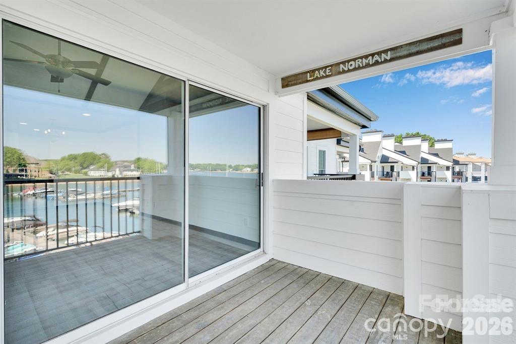 18755 Vineyard Point Lane Property Photo 12