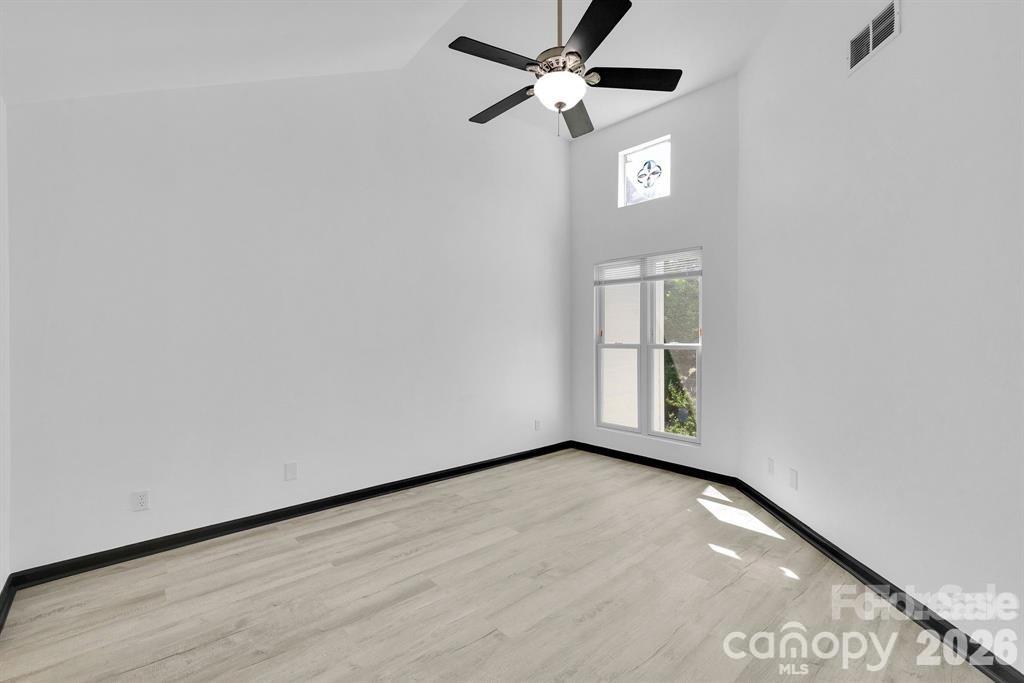 18755 Vineyard Point Lane Property Photo 32
