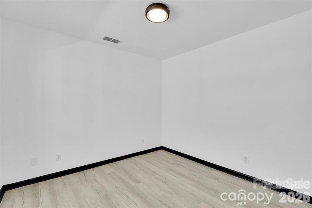 18755 Vineyard Point Lane Property Photo 37