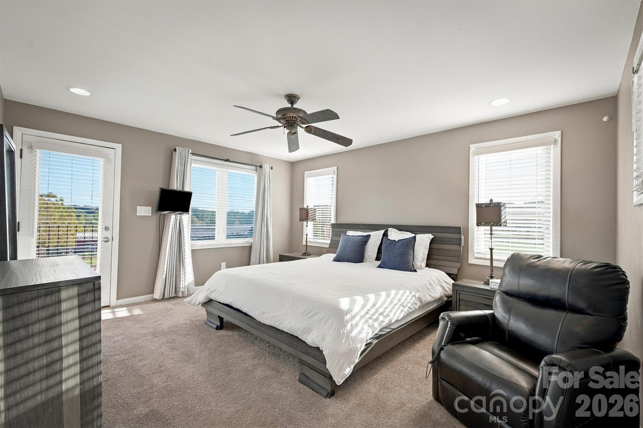 4820 16th Street Drive Property Photo 5