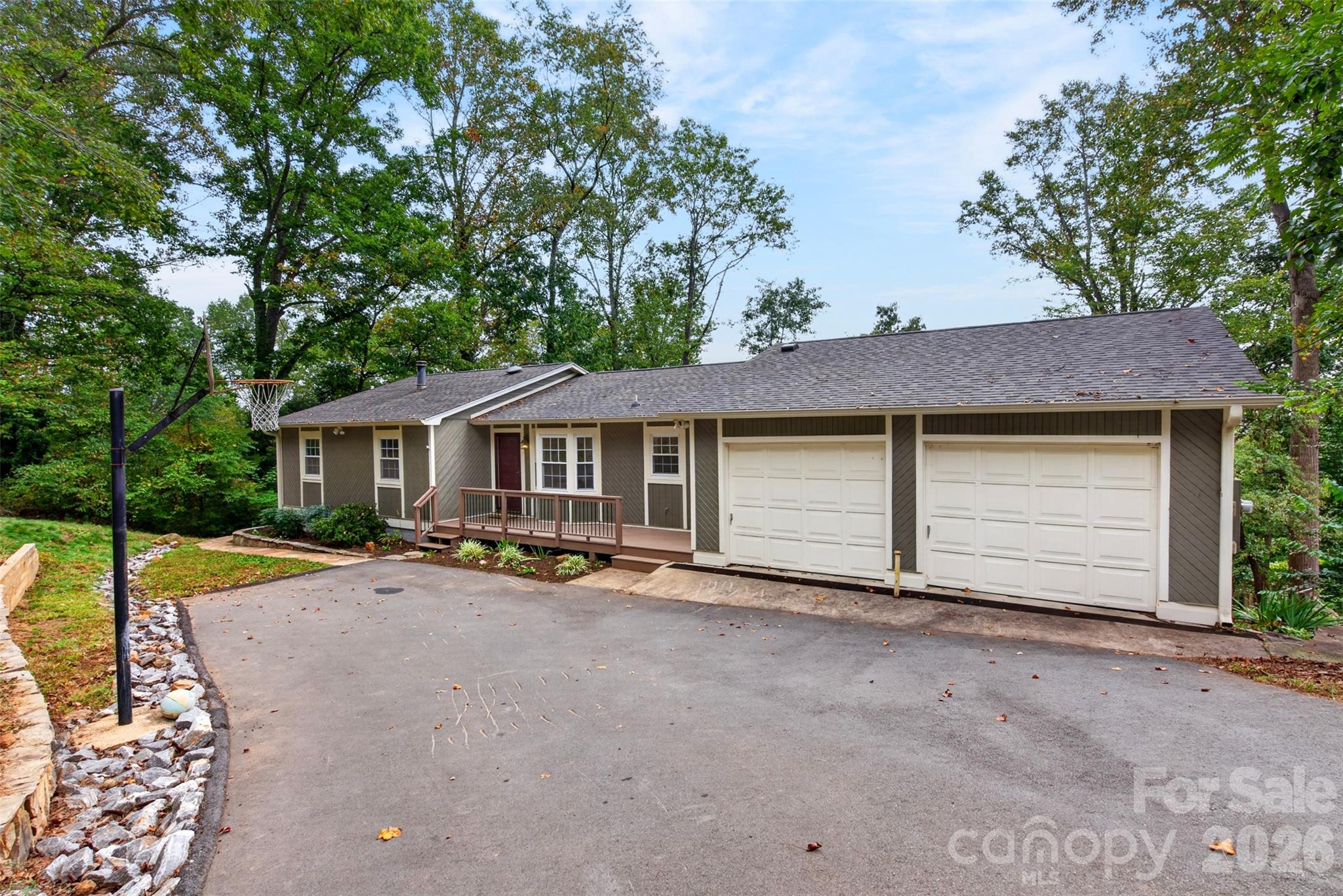 126 Pine Hill Drive Property Photo 1