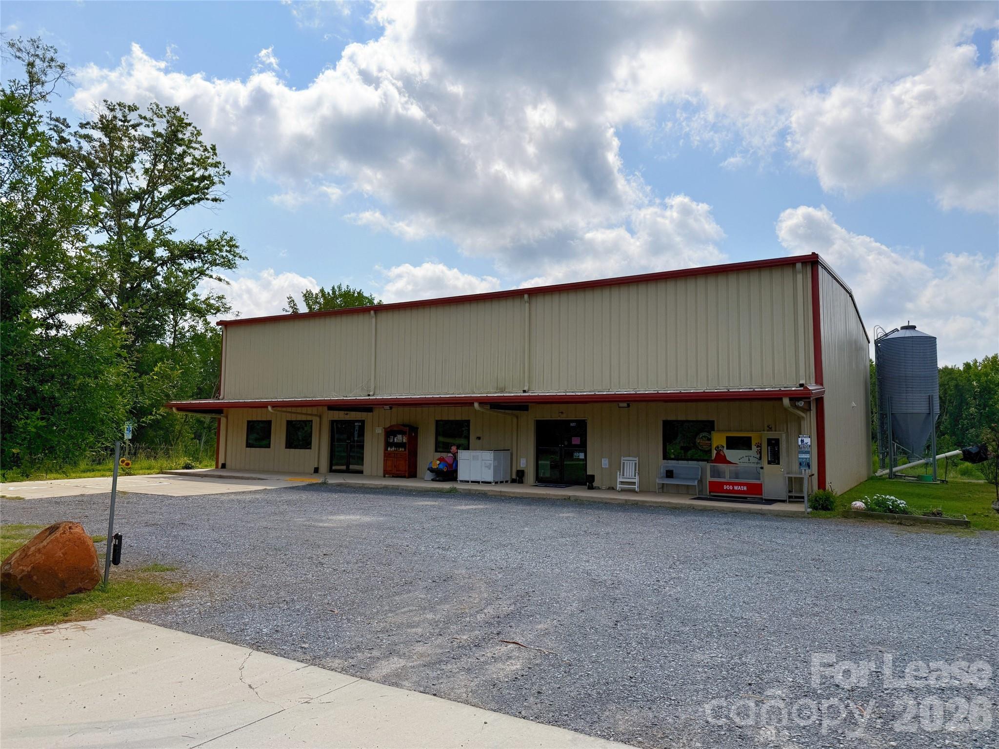 827 Elliott Road Property Photo 1