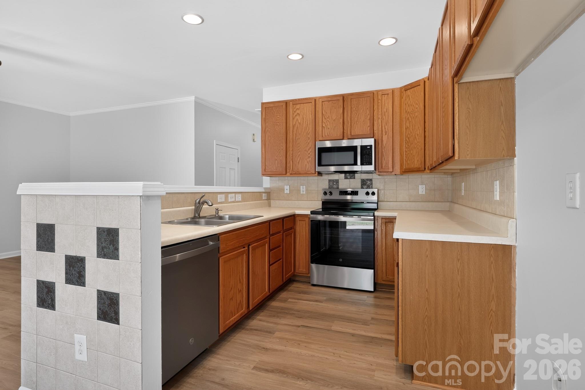 13711 Singleleaf Lane Property Photo 5