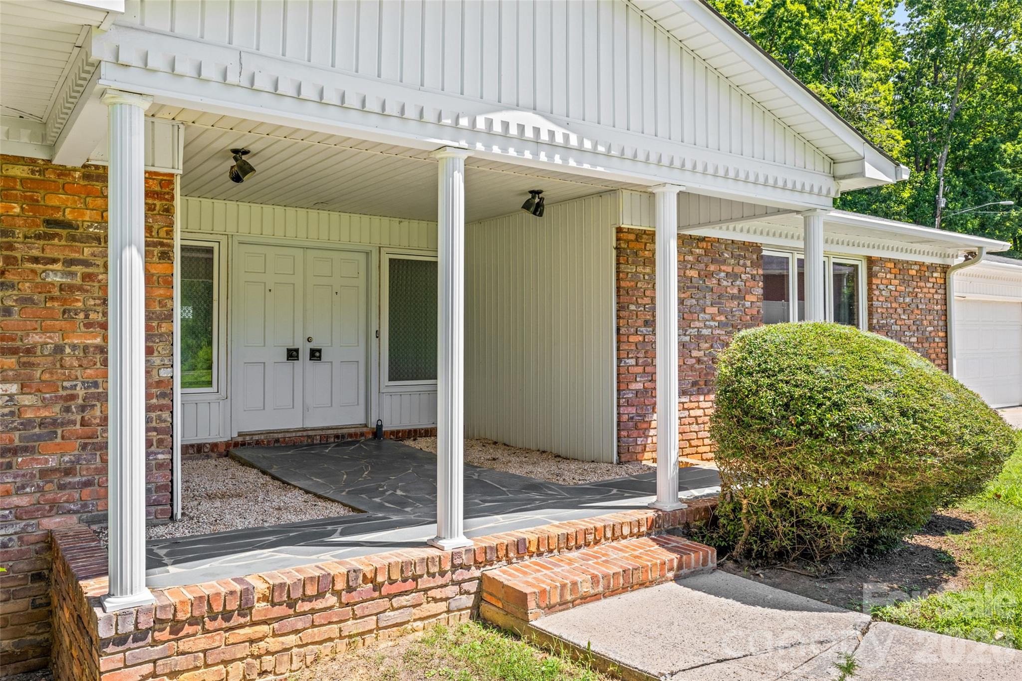 233 Laburn Avenue Property Photo 6