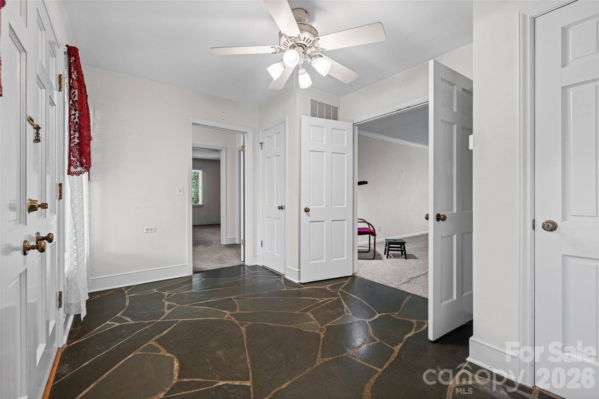 233 Laburn Avenue Property Photo 8