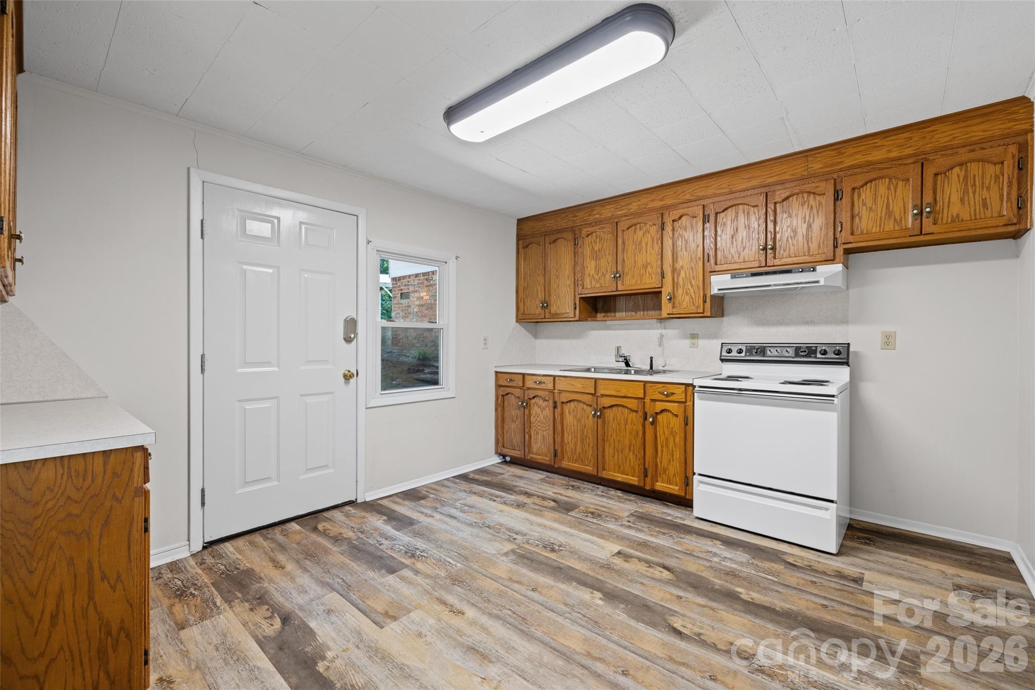 233 Laburn Avenue Property Photo 37