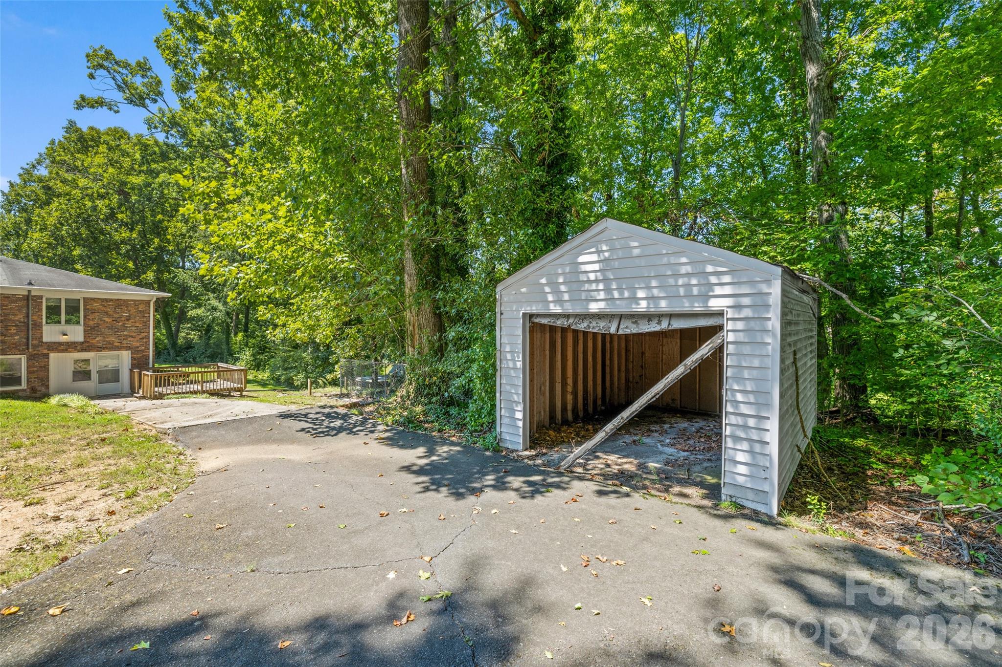 233 Laburn Avenue Property Photo 42