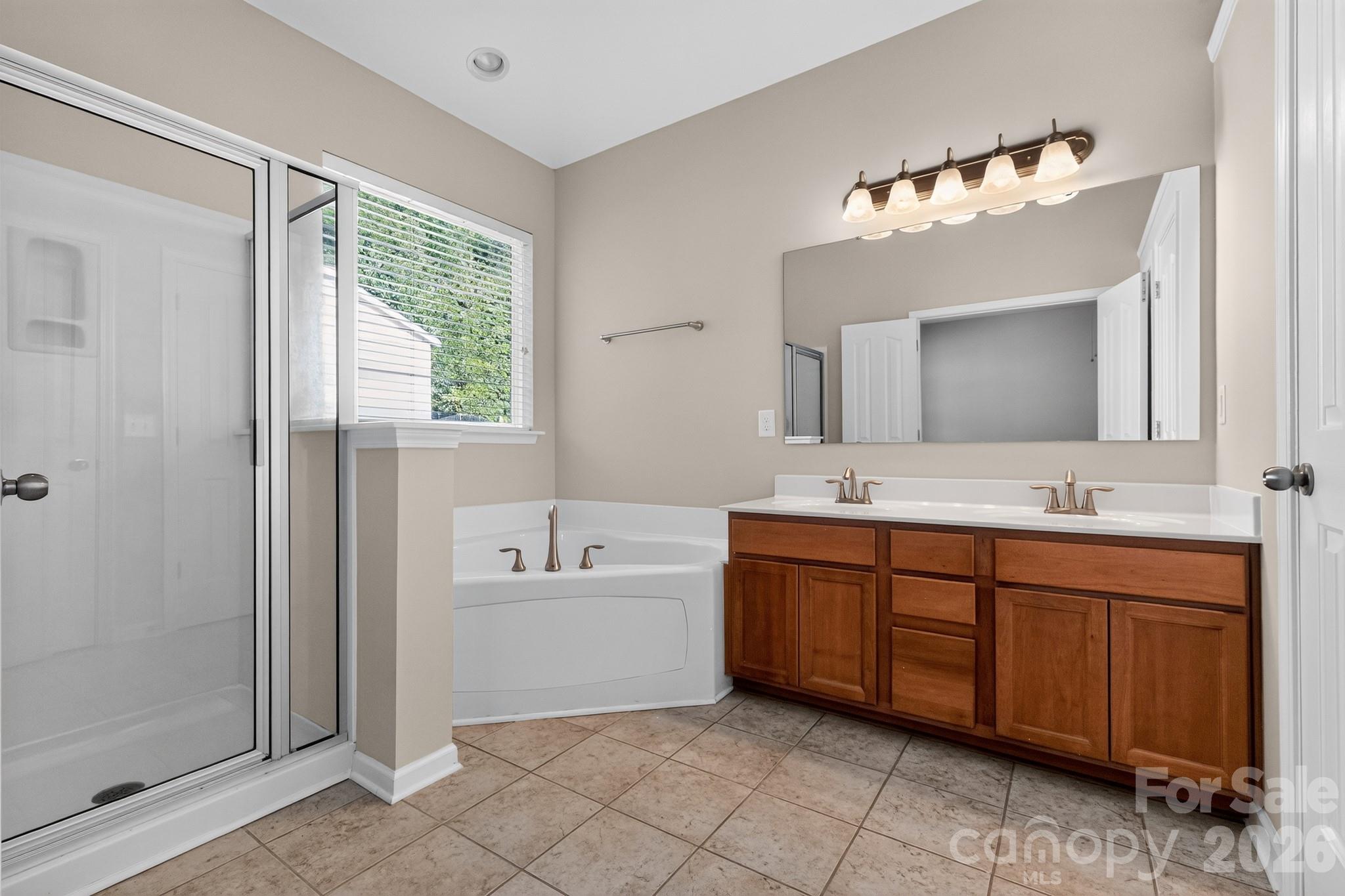 126 Tannin Way Property Photo 17