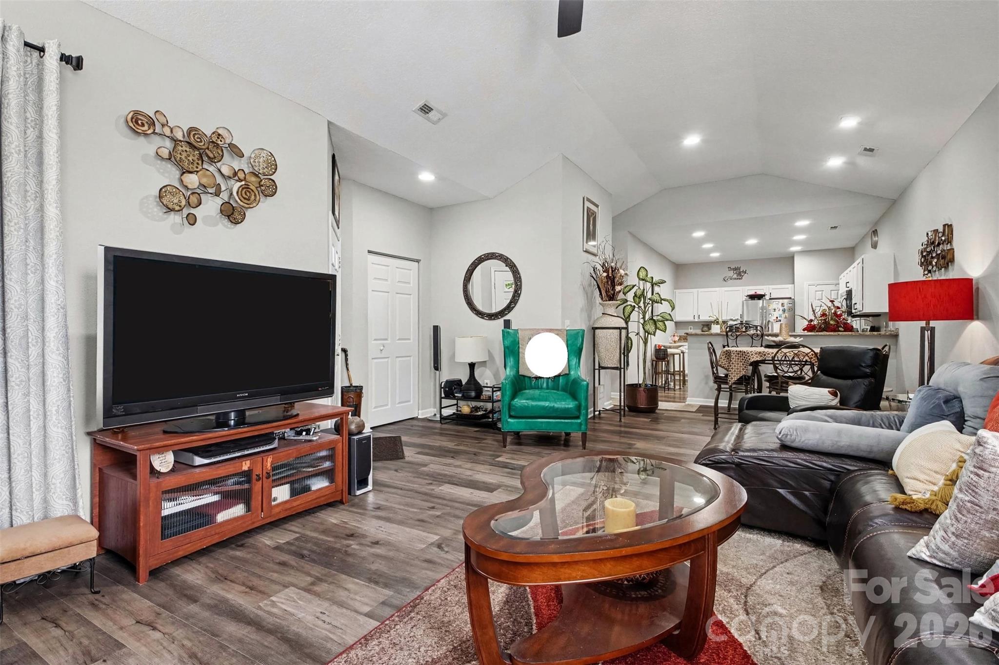 8057 Sultana Circle Property Photo 4