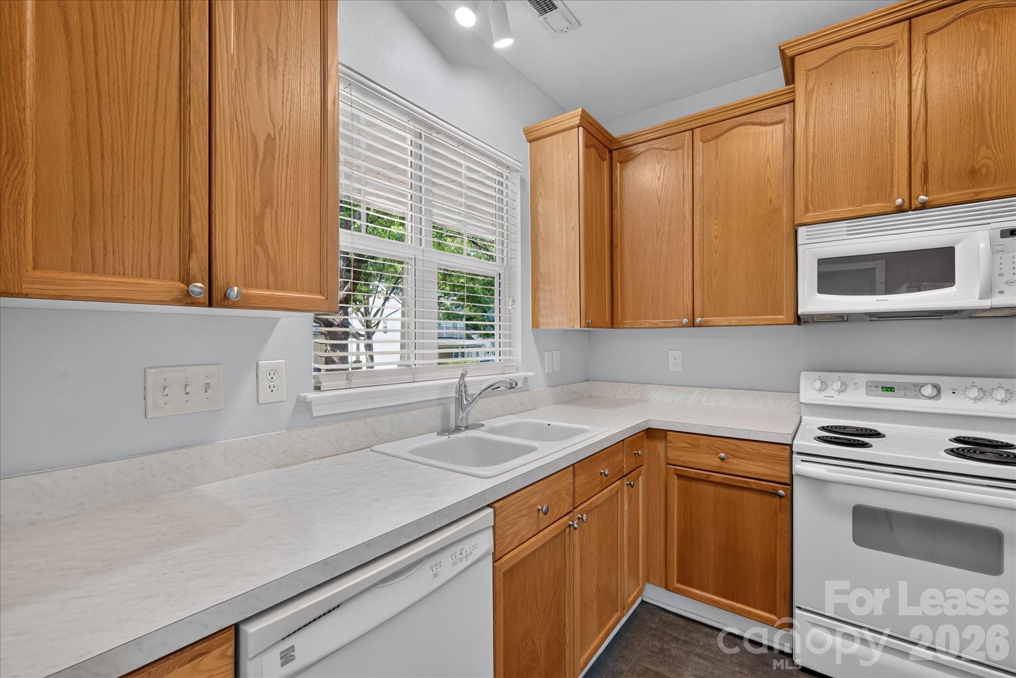 21412 Aftonshire Drive Property Photo 3
