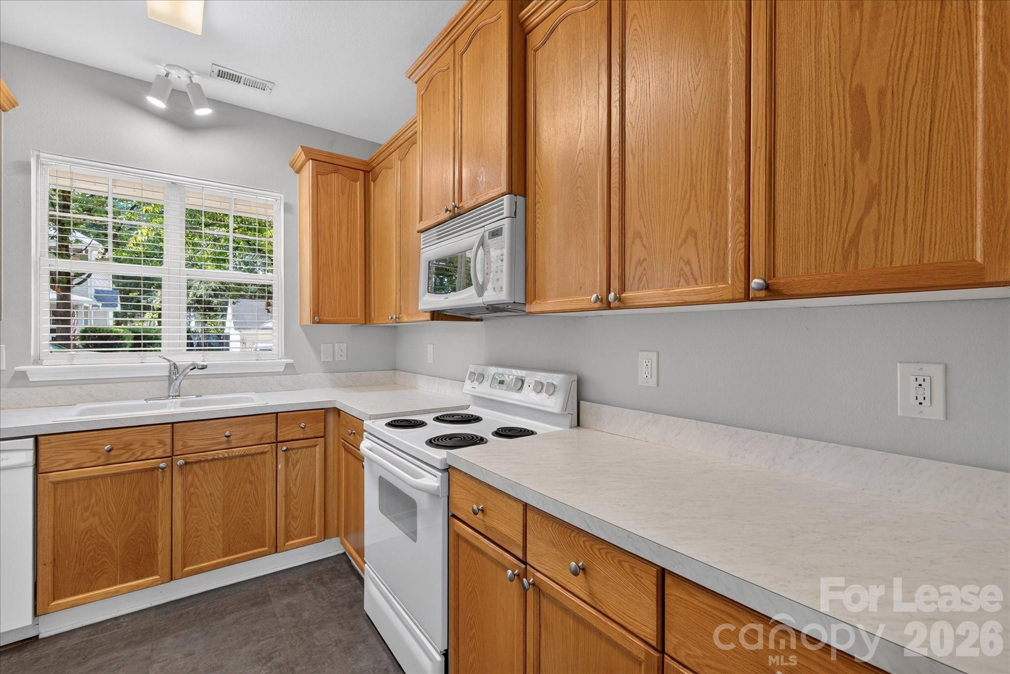 21412 Aftonshire Drive Property Photo 4