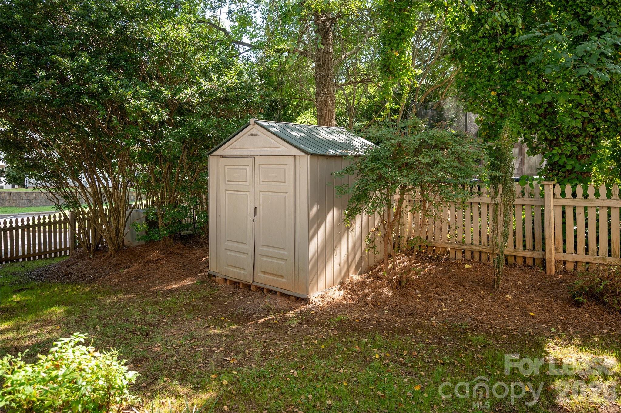 21412 Aftonshire Drive Property Photo 16