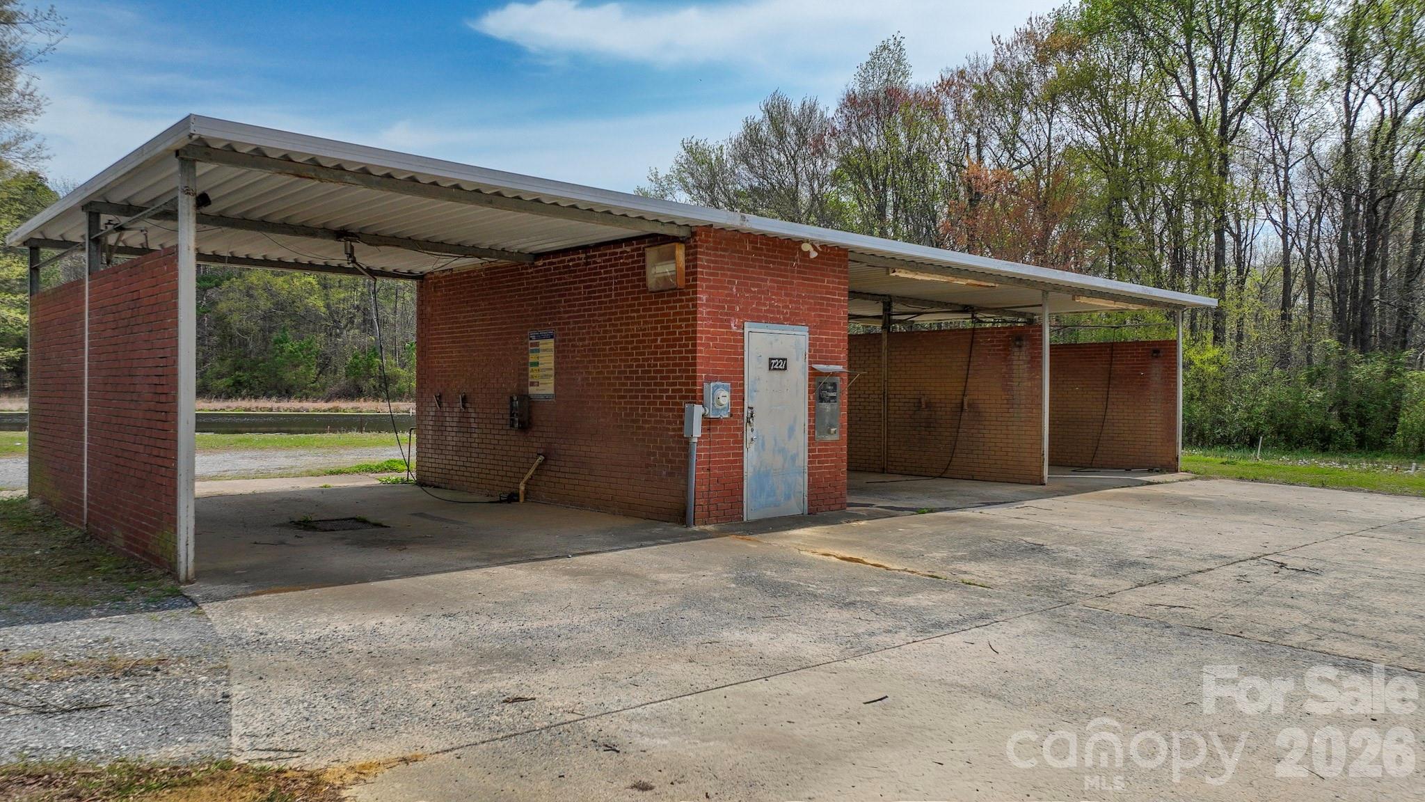 7301 Wolf Pond Road Property Photo 14