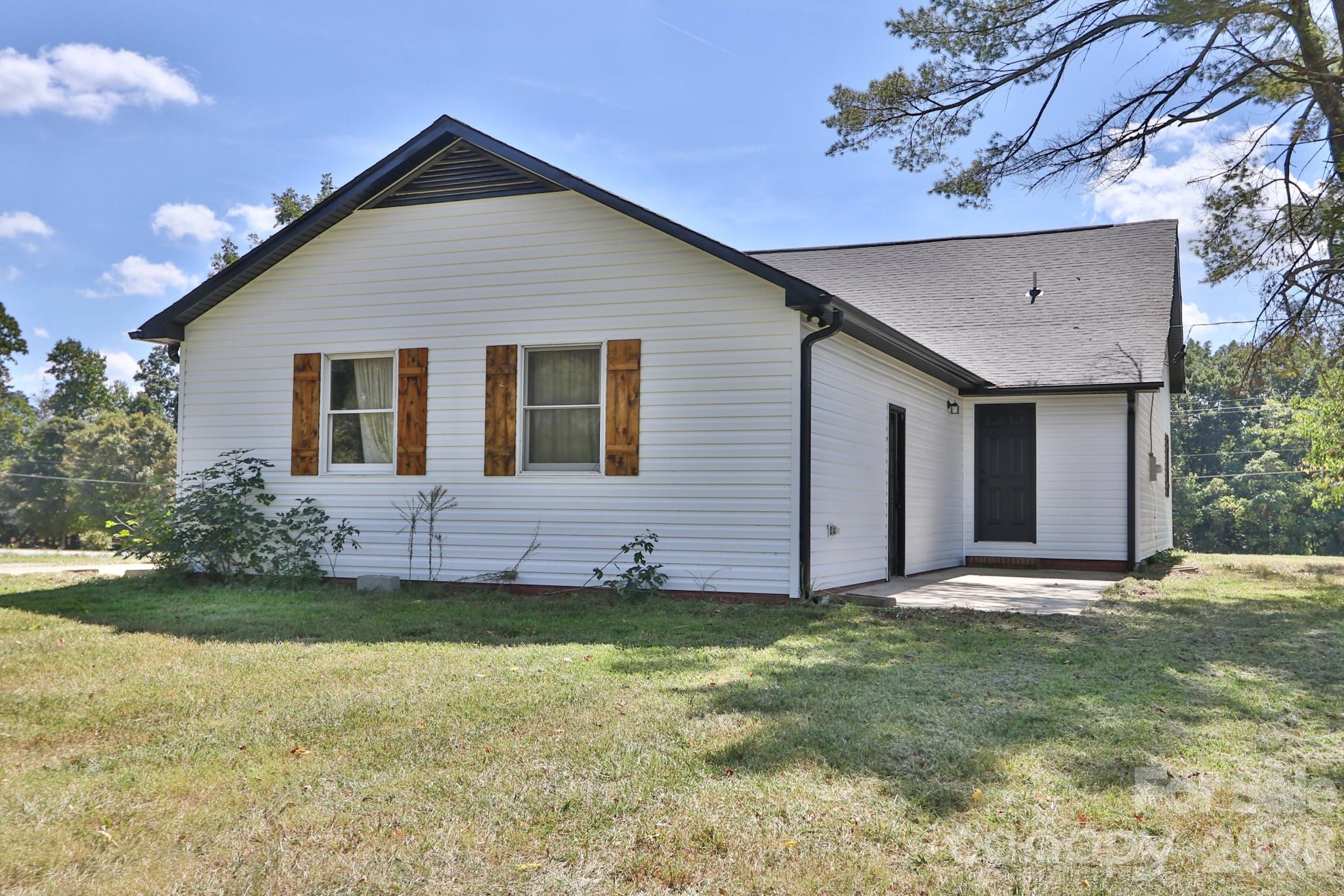 1826 N Oak Ridge Church Road Property Photo 1