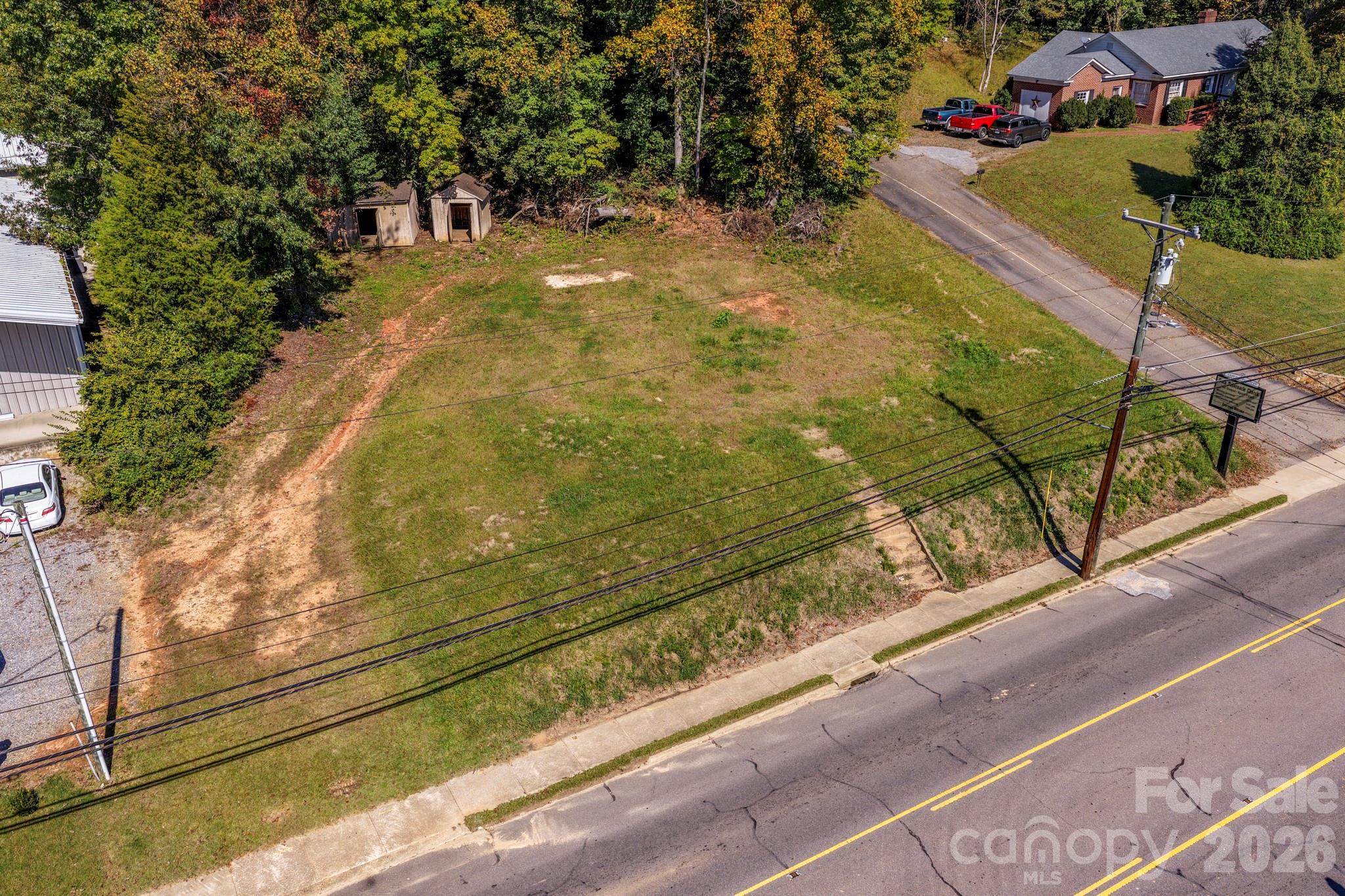 891 E Court Street Property Photo 2