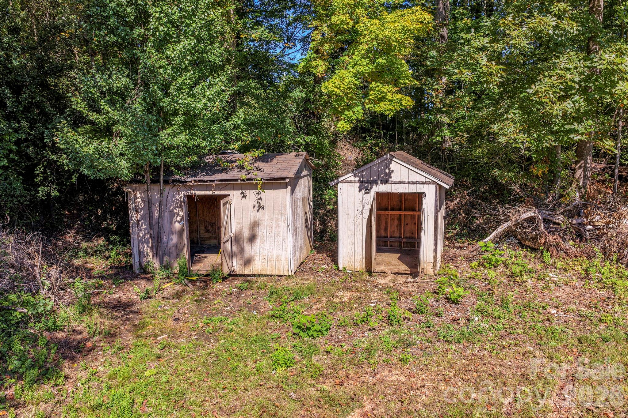 891 E Court Street Property Photo 6