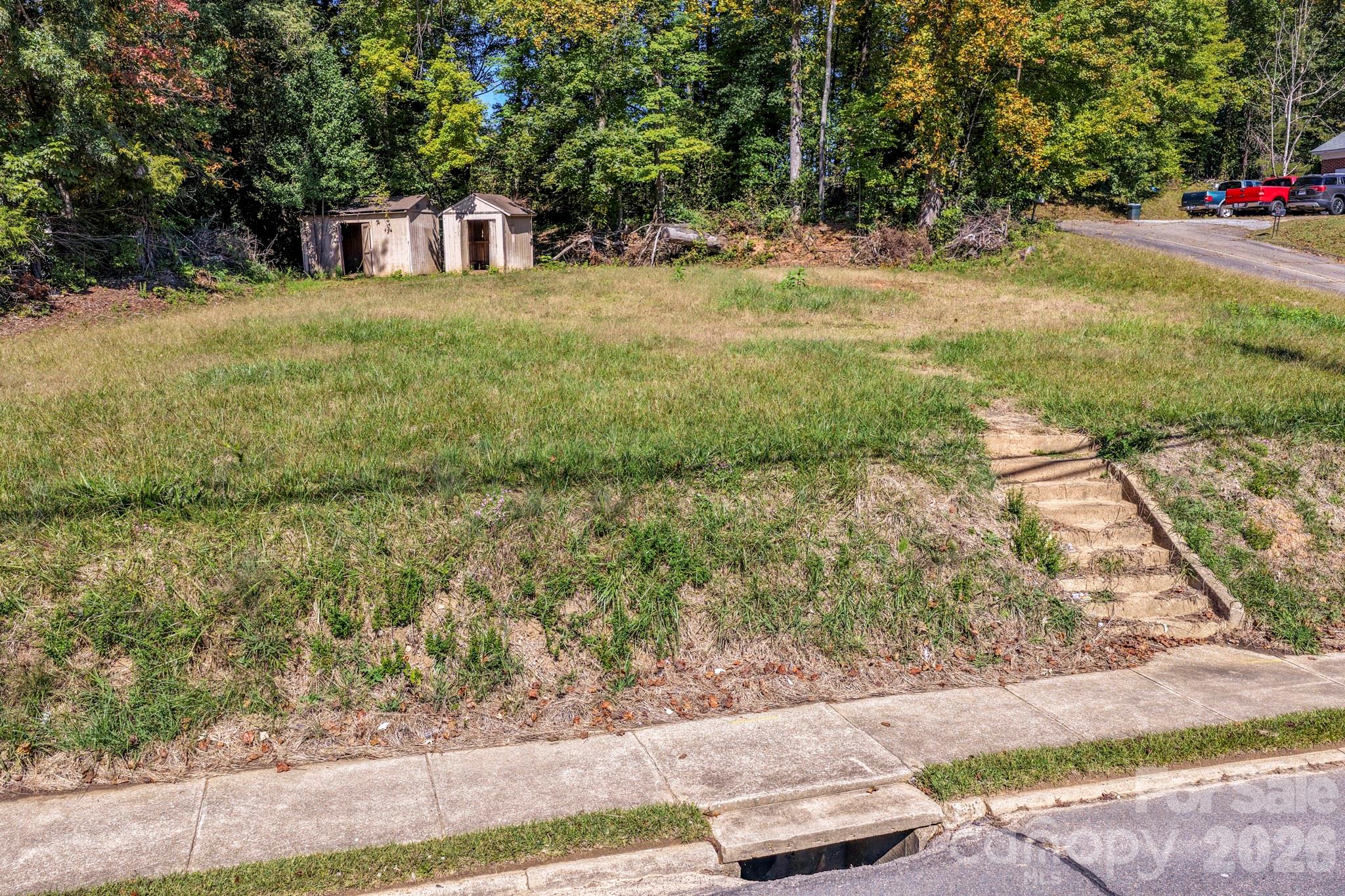 891 E Court Street Property Photo 7