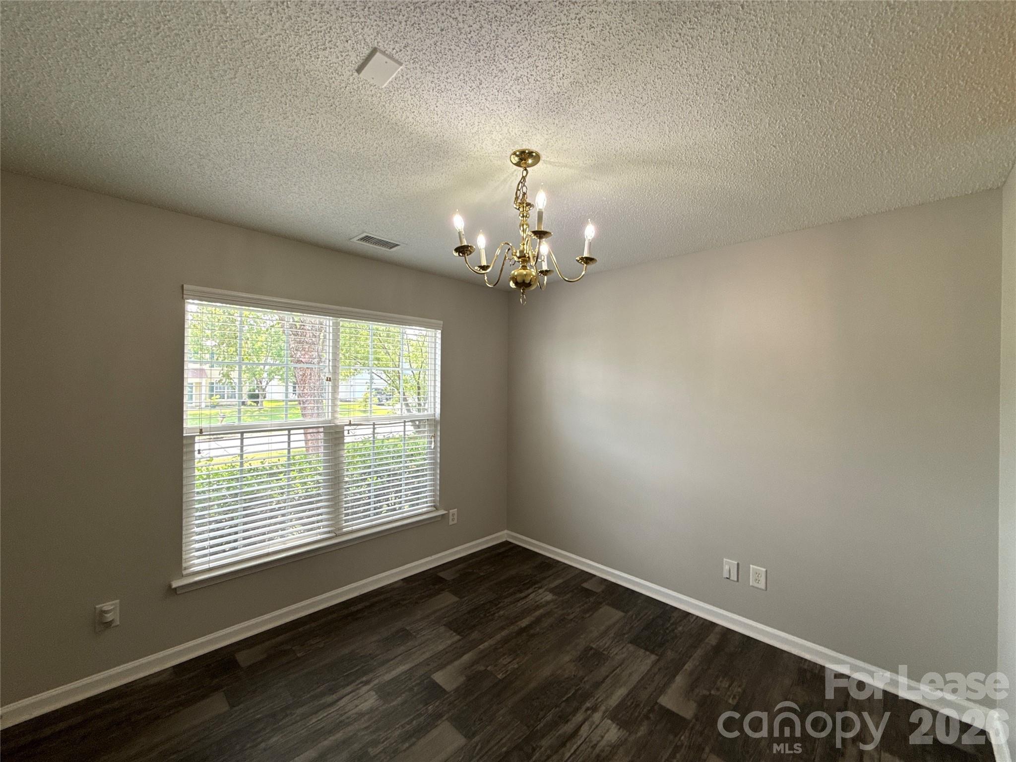 1032 Meadowbrook Lane Property Photo 2