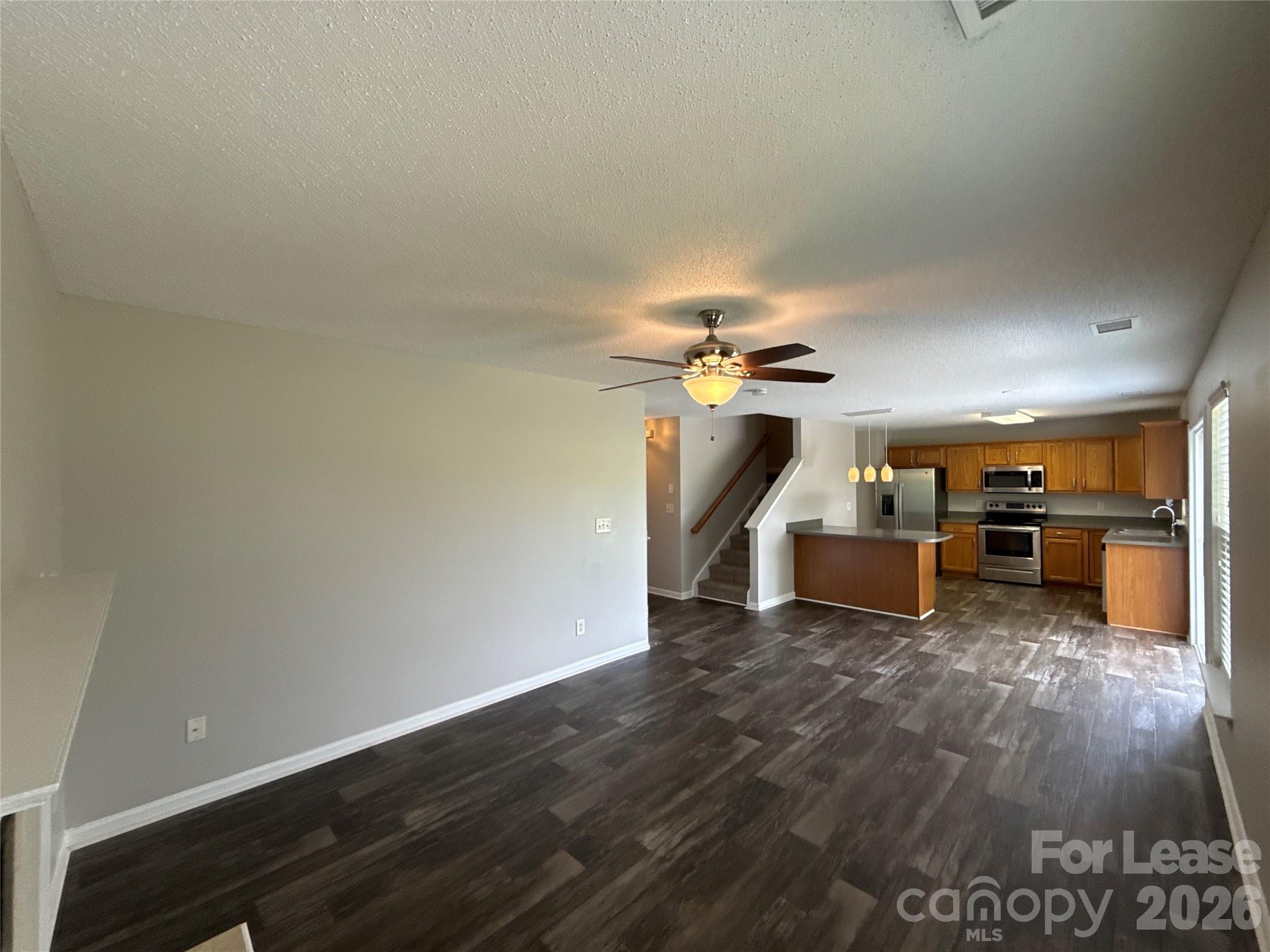 1032 Meadowbrook Lane Property Photo 4