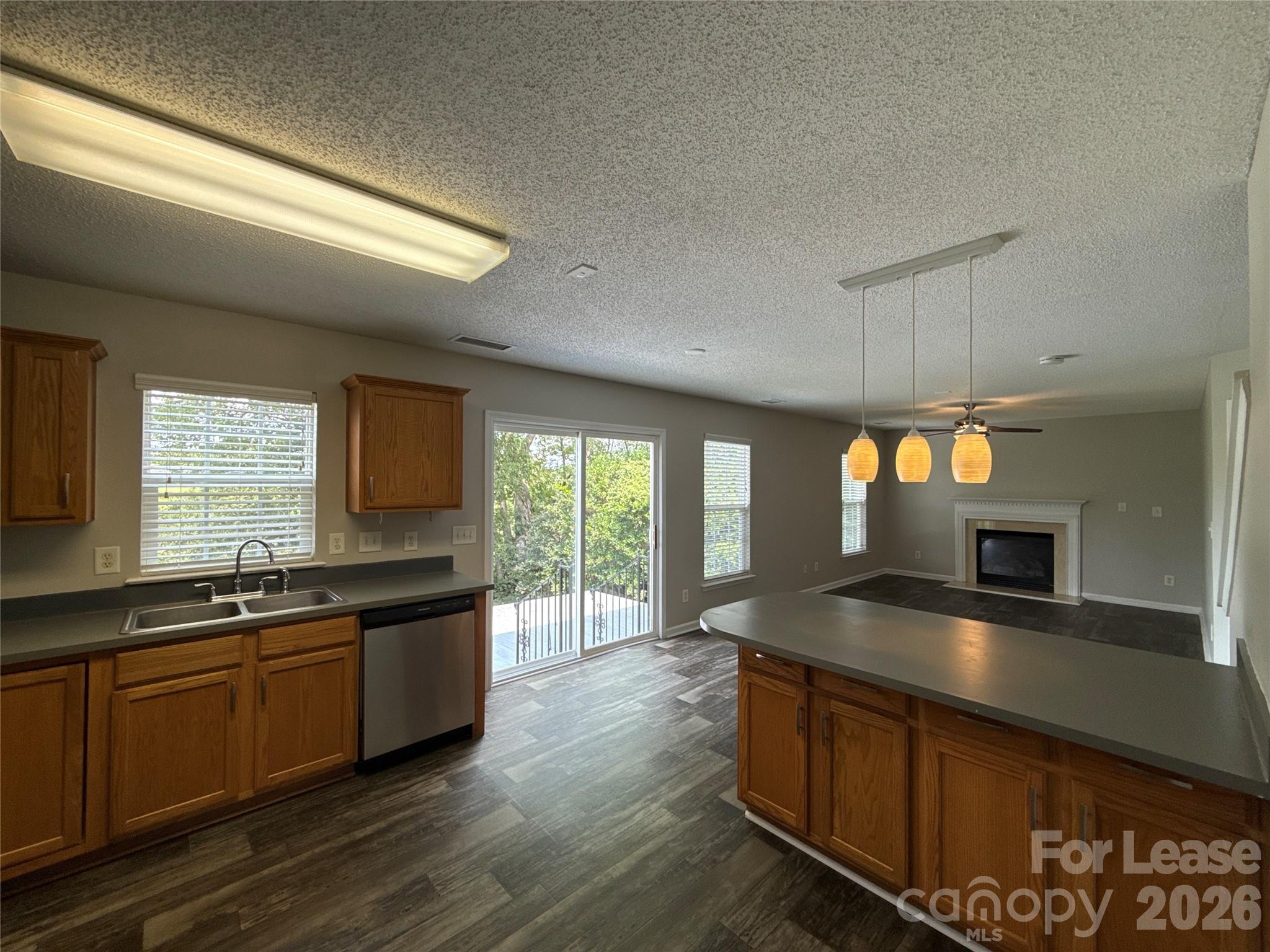 1032 Meadowbrook Lane Property Photo 7