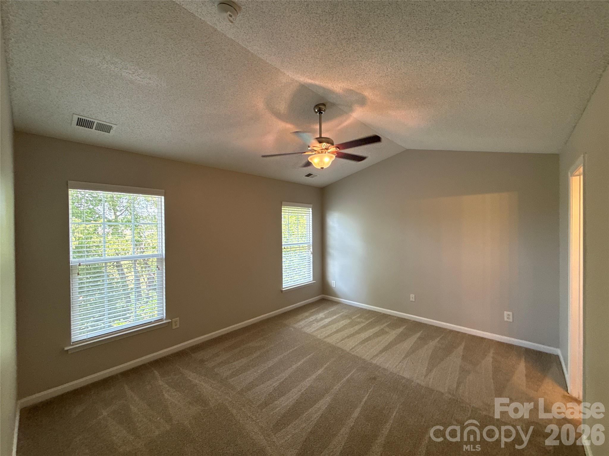 1032 Meadowbrook Lane Property Photo 9