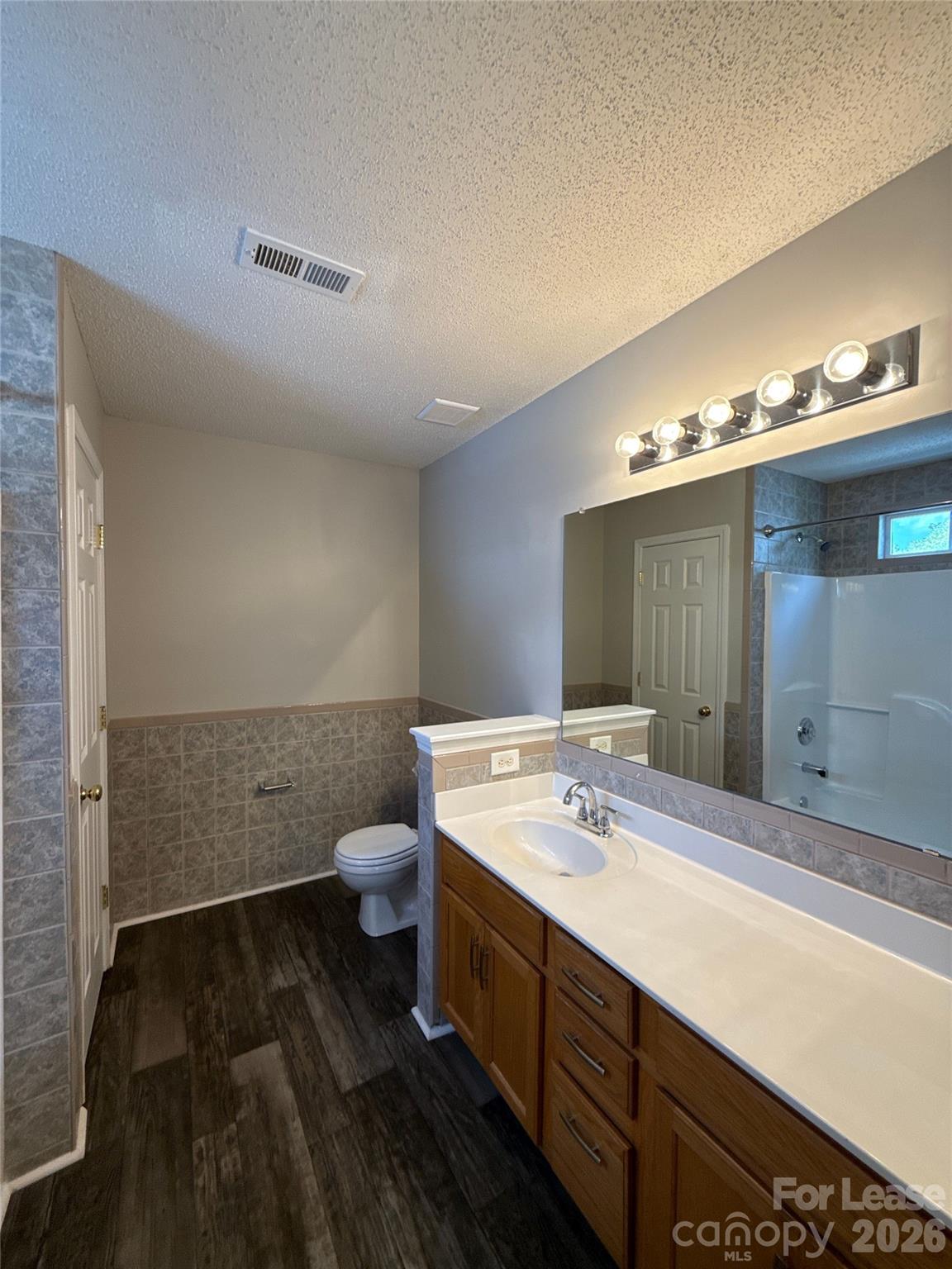 1032 Meadowbrook Lane Property Photo 10