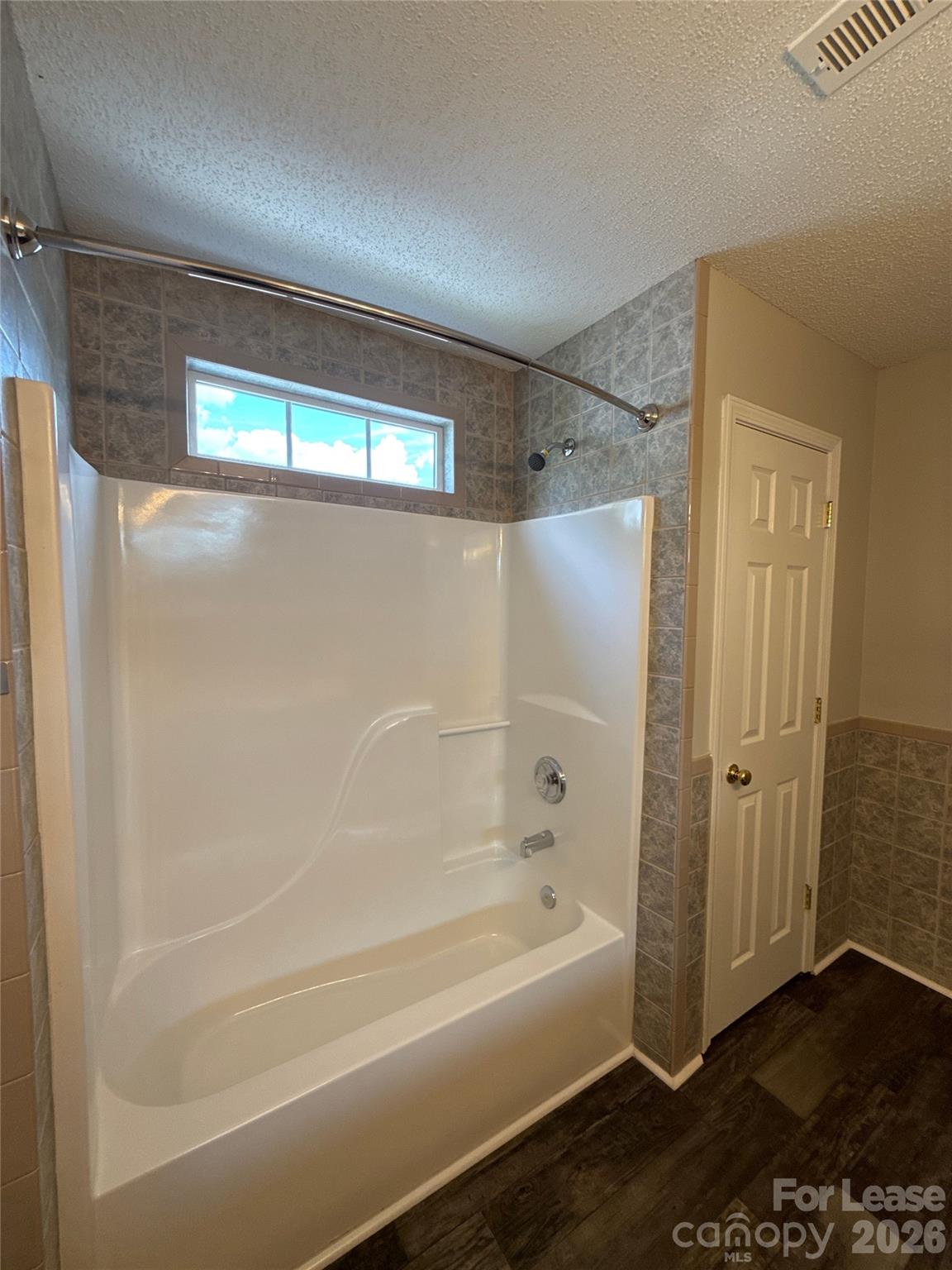 1032 Meadowbrook Lane Property Photo 11