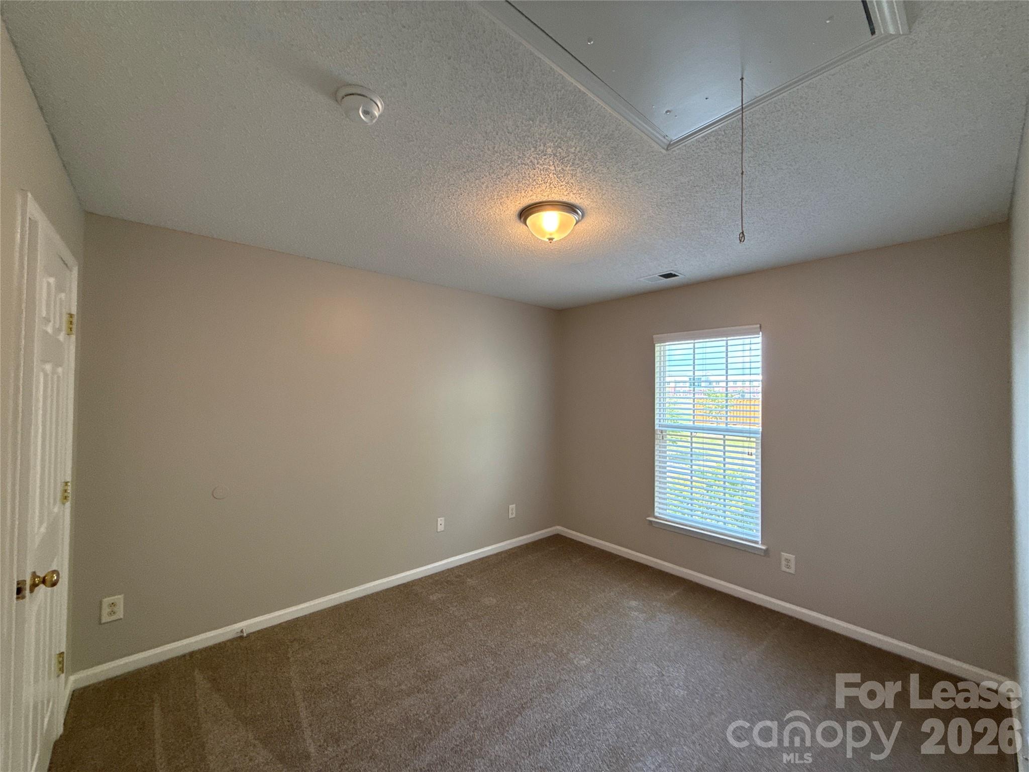 1032 Meadowbrook Lane Property Photo 12