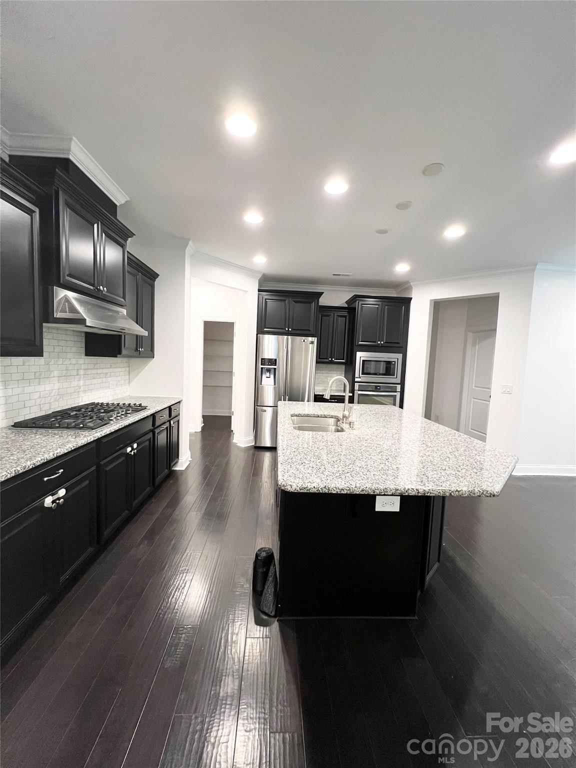 836 Pecan Tree Lane Property Photo 6