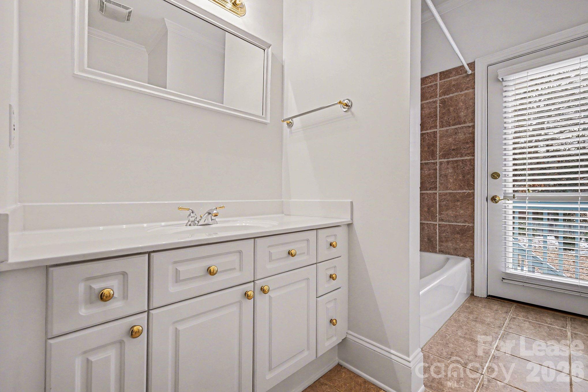 4418674 Property Photo 16